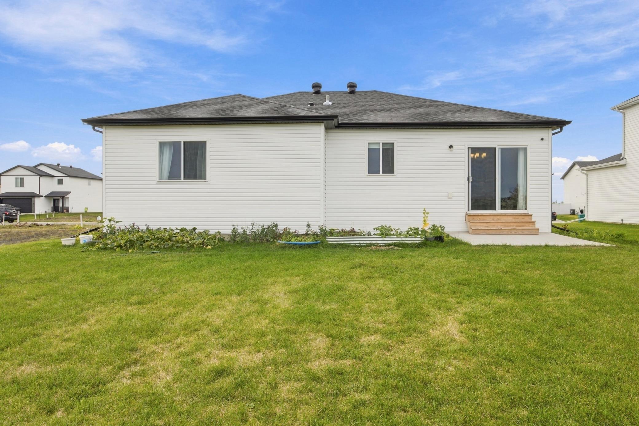 2024 single family home for sale at 838 2nd Avenue in Horace, ND — 4 bed, 3 bath (photo 30 of 40)