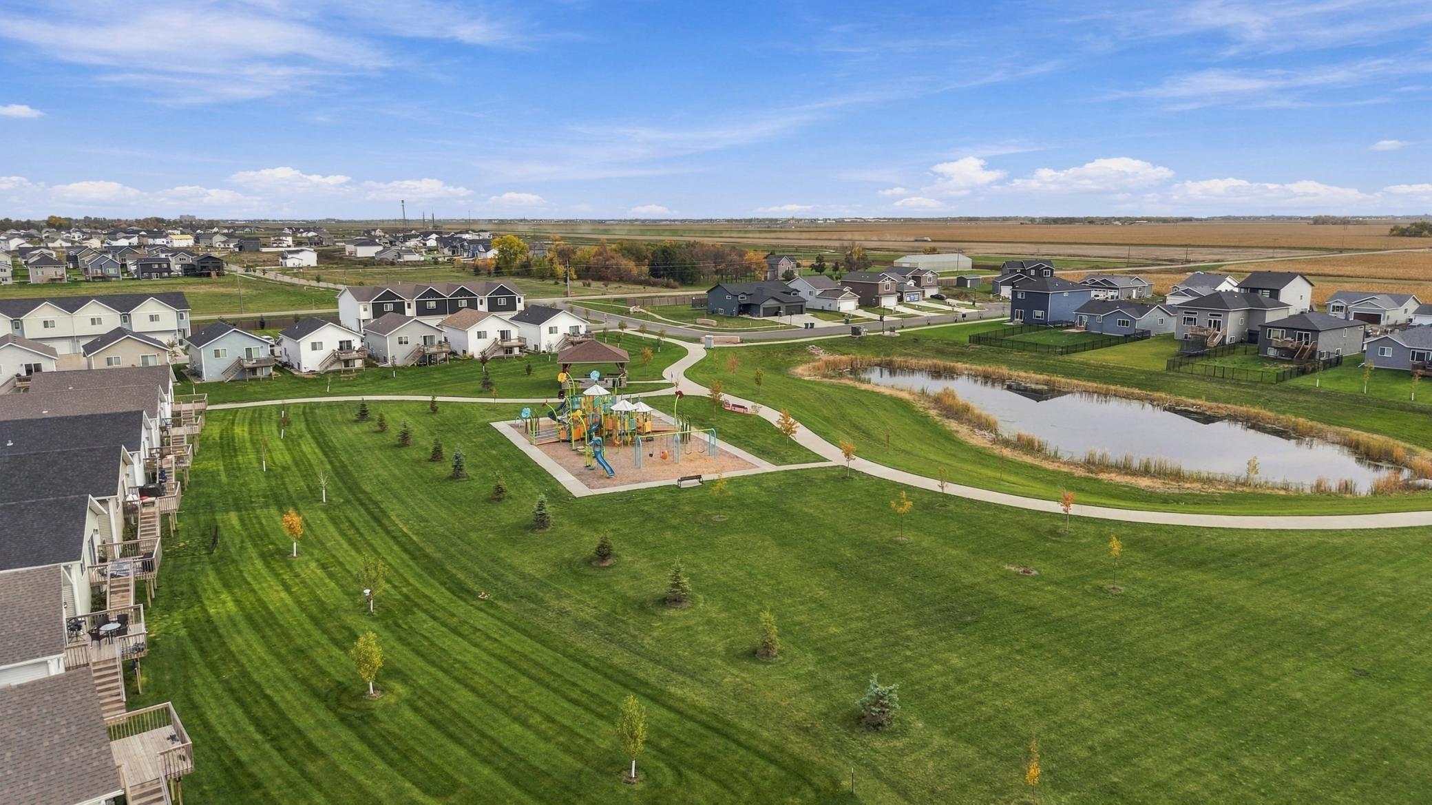 2024 single family home for sale at 838 2nd Avenue in Horace, ND — 4 bed, 3 bath (photo 4 of 40)