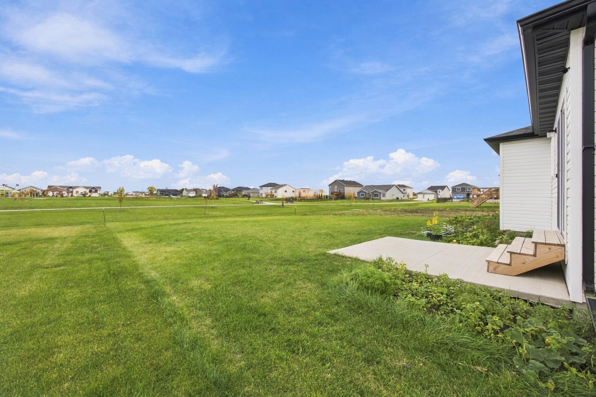 2024 single family home for sale at 838 2nd Avenue in Horace, ND — 4 bed, 3 bath (photo 31 of 40)
