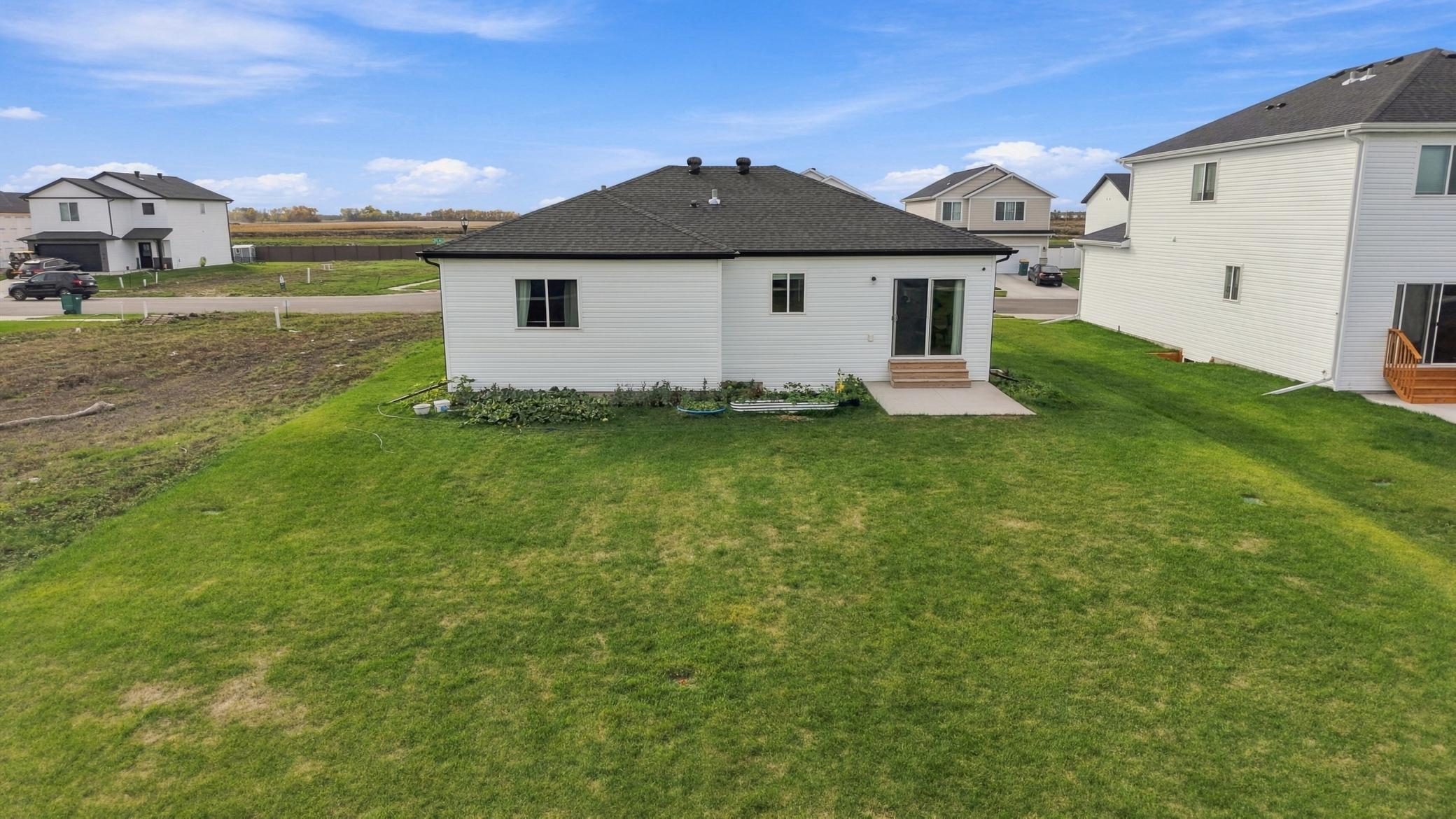 2024 single family home for sale at 838 2nd Avenue in Horace, ND — 4 bed, 3 bath (photo 33 of 40)