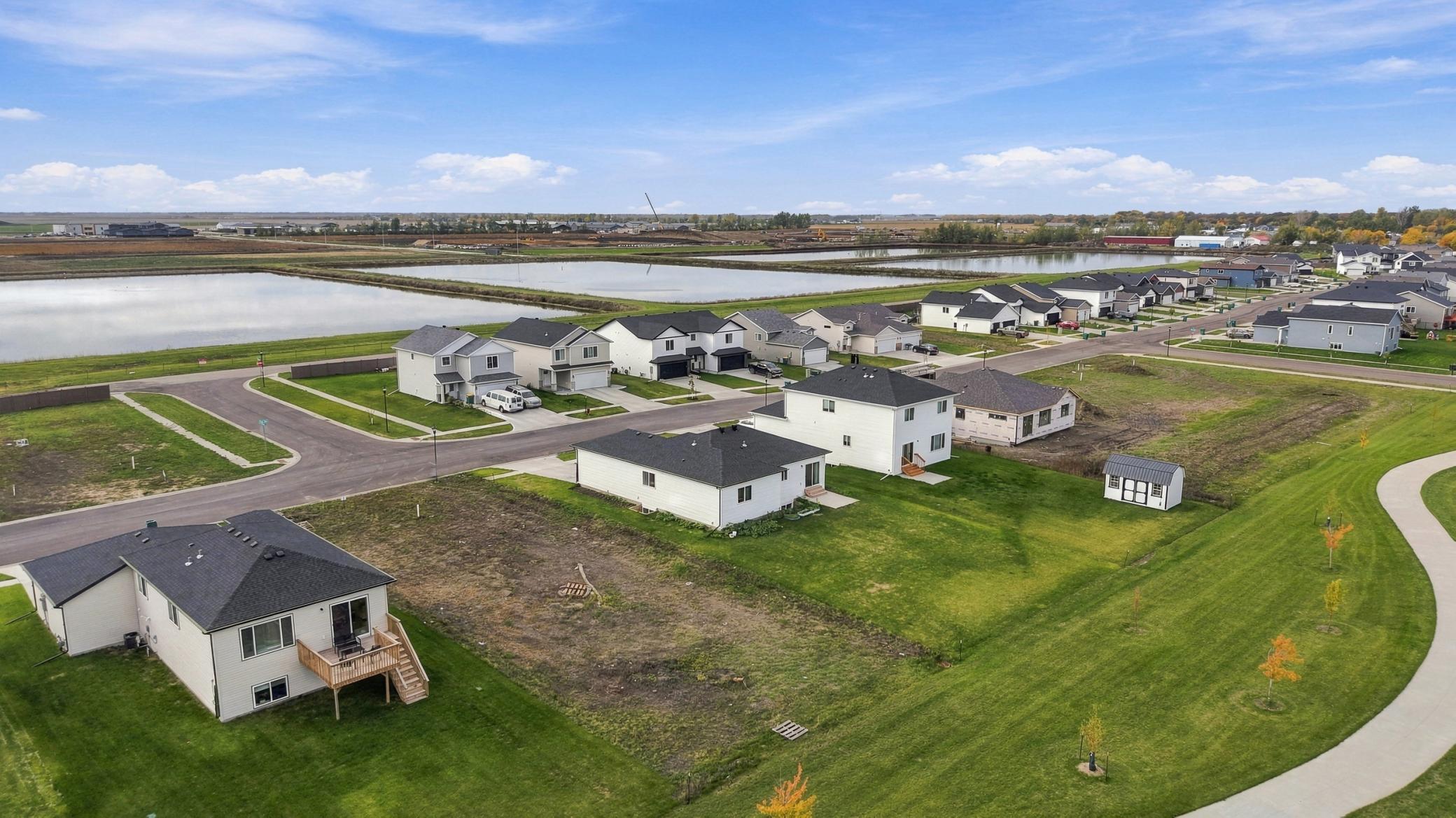 2024 single family home for sale at 838 2nd Avenue in Horace, ND — 4 bed, 3 bath (photo 35 of 40)