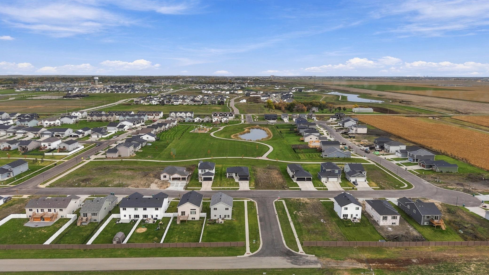 2024 single family home for sale at 838 2nd Avenue in Horace, ND — 4 bed, 3 bath (photo 36 of 40)