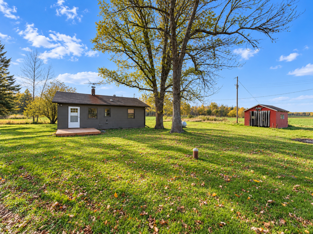 1982 single family home for sale at 20796 County Road 566 in Bovey, MN — 2 bed, 1 bath (photo 4 of 24)