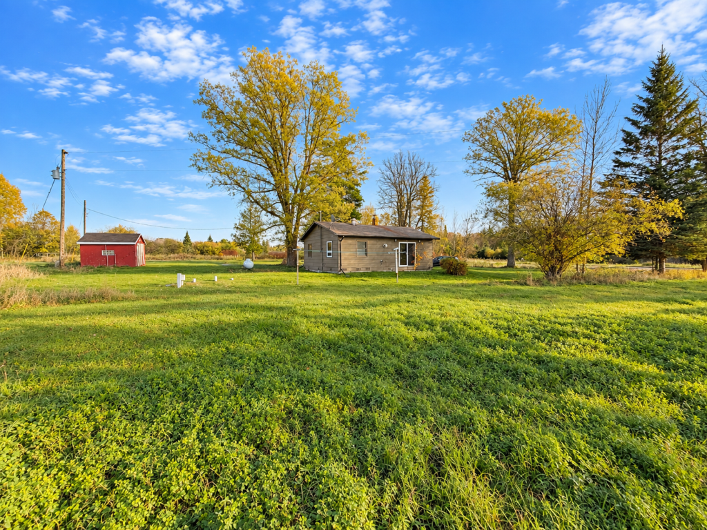 1982 single family home for sale at 20796 County Road 566 in Bovey, MN — 2 bed, 1 bath (photo 5 of 24)
