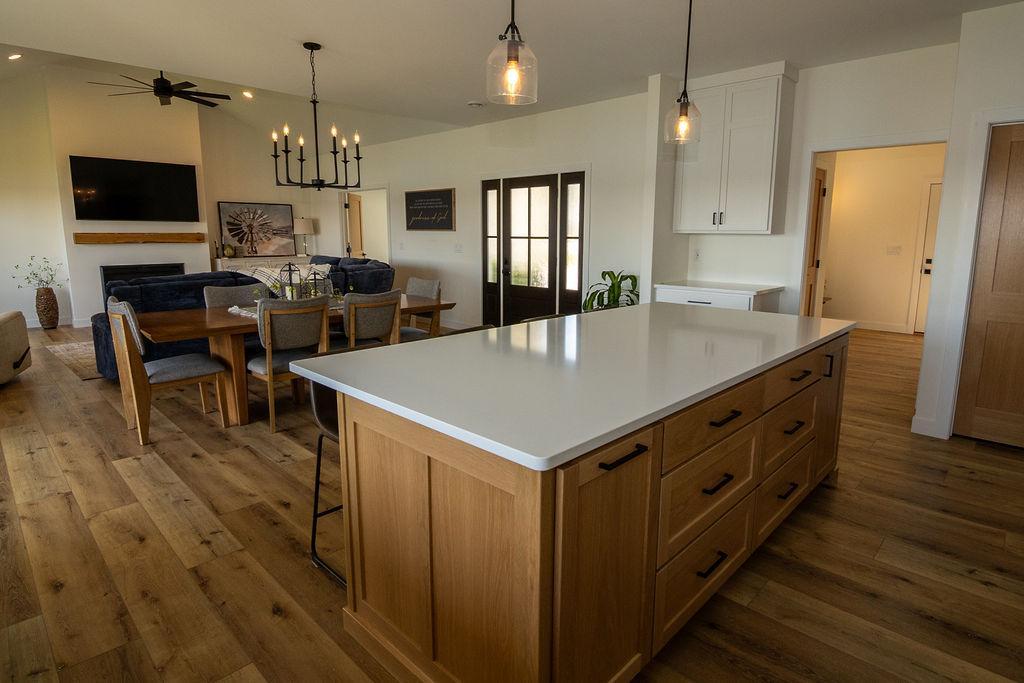 2025 single family home for sale at 1949 Rosewood Lane SE in Alexandria, MN — 5 bed, 4 bath (photo 17 of 83)