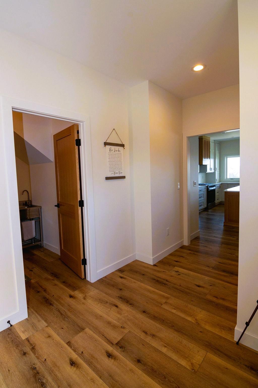 2025 single family home for sale at 1949 Rosewood Lane SE in Alexandria, MN — 5 bed, 4 bath (photo 24 of 83)