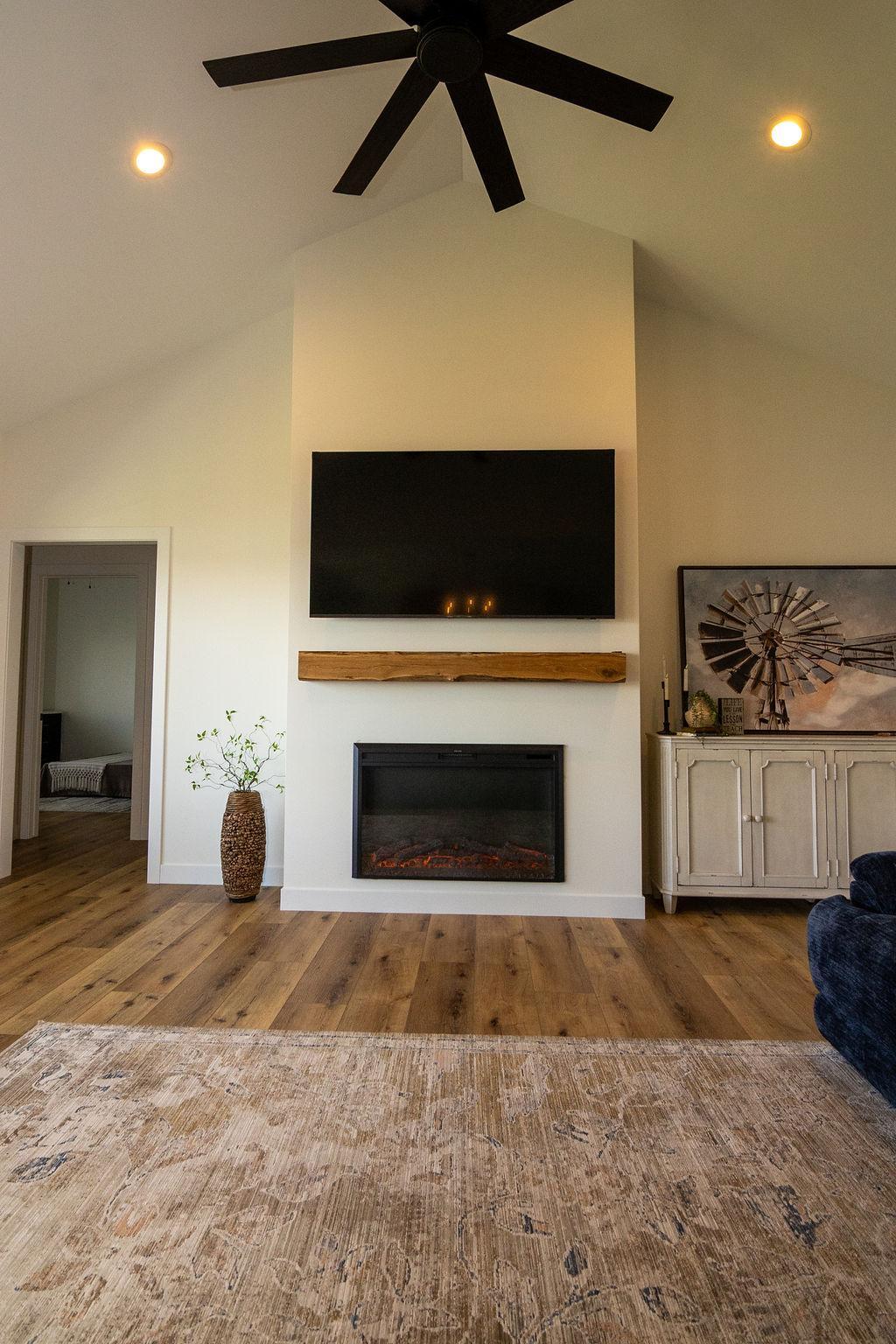 2025 single family home for sale at 1949 Rosewood Lane SE in Alexandria, MN — 5 bed, 4 bath (photo 8 of 83)