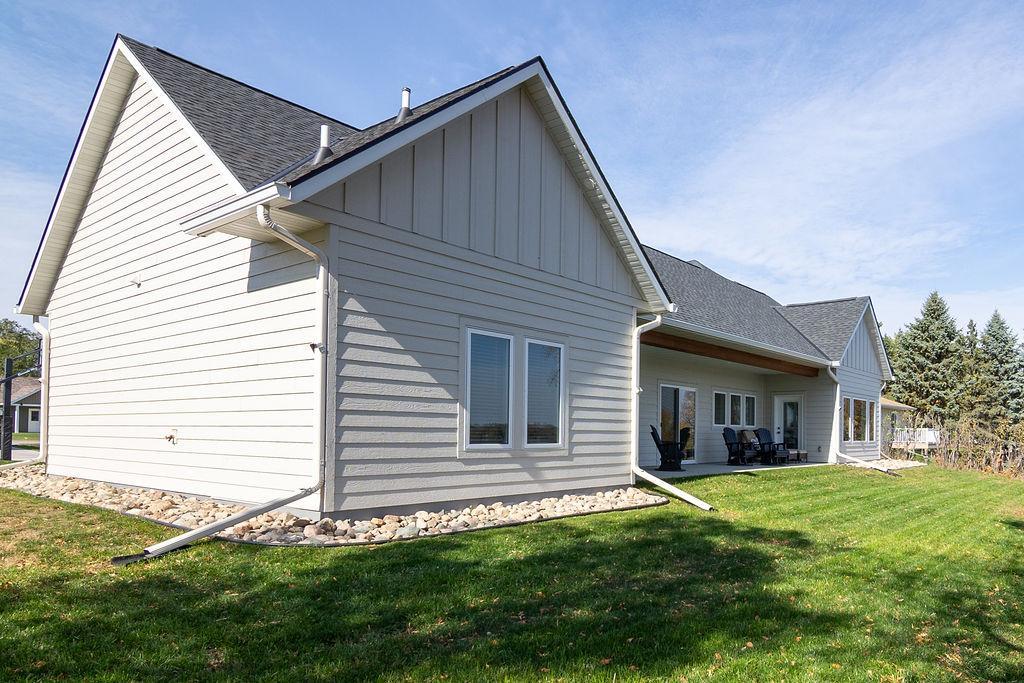 2025 single family home for sale at 1949 Rosewood Lane SE in Alexandria, MN — 5 bed, 4 bath (photo 74 of 83)