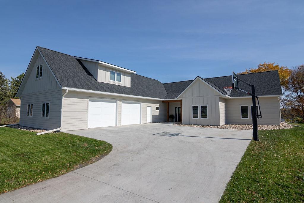 2025 single family home for sale at 1949 Rosewood Lane SE in Alexandria, MN — 5 bed, 4 bath (photo 83 of 83)