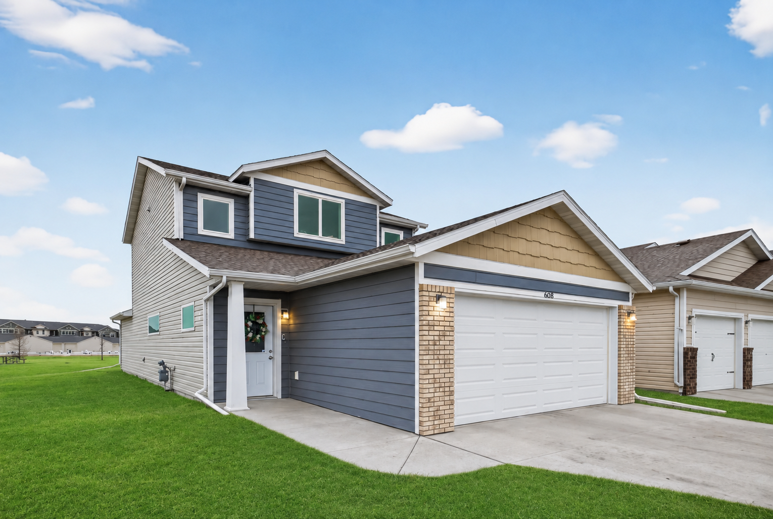 2017 single family home for sale at 6661 21st Street S in Fargo, ND — 3 bed, 3 bath (photo 2 of 39)