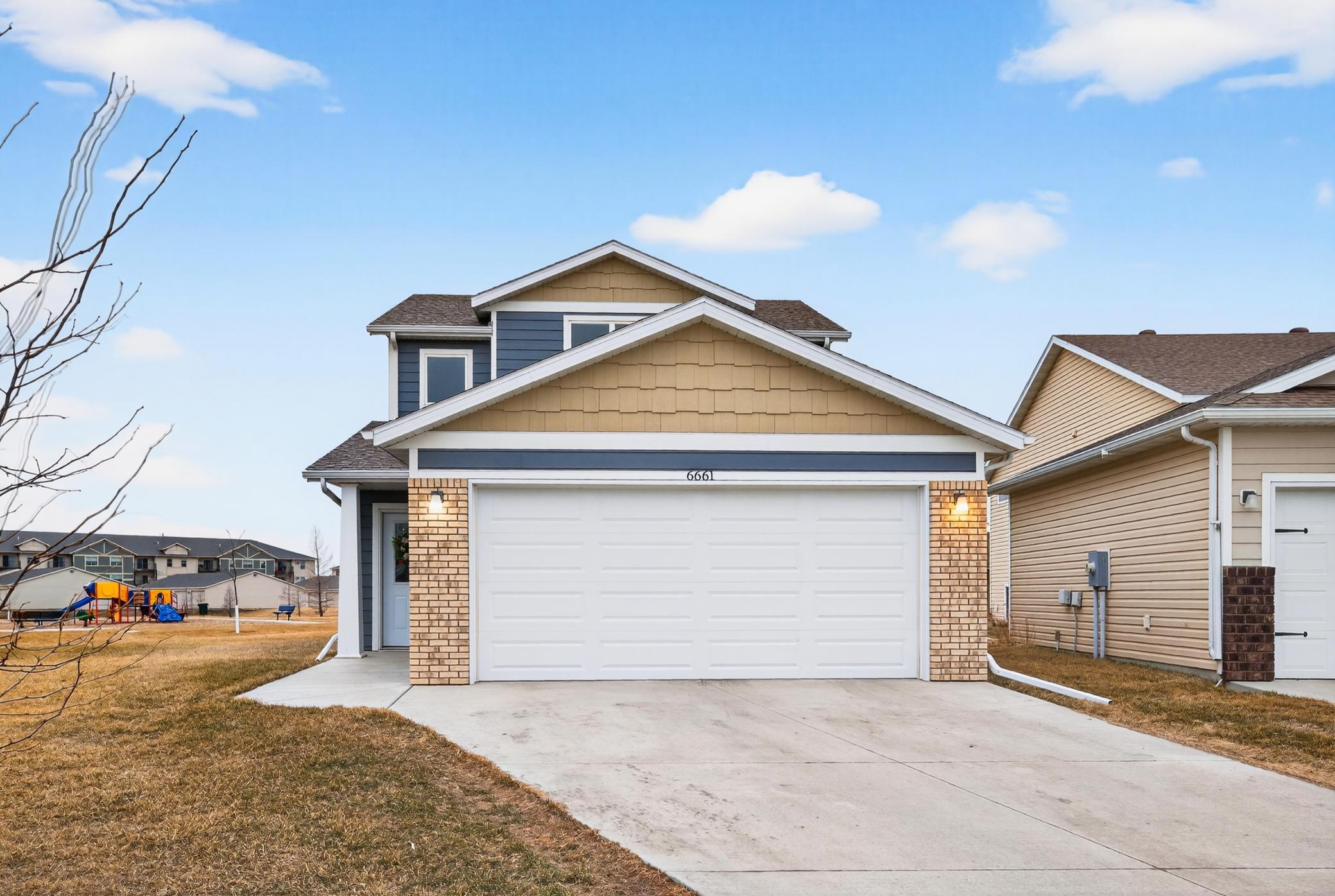 2017 single family home for sale at 6661 21st Street S in Fargo, ND — 3 bed, 3 bath (photo 4 of 39)