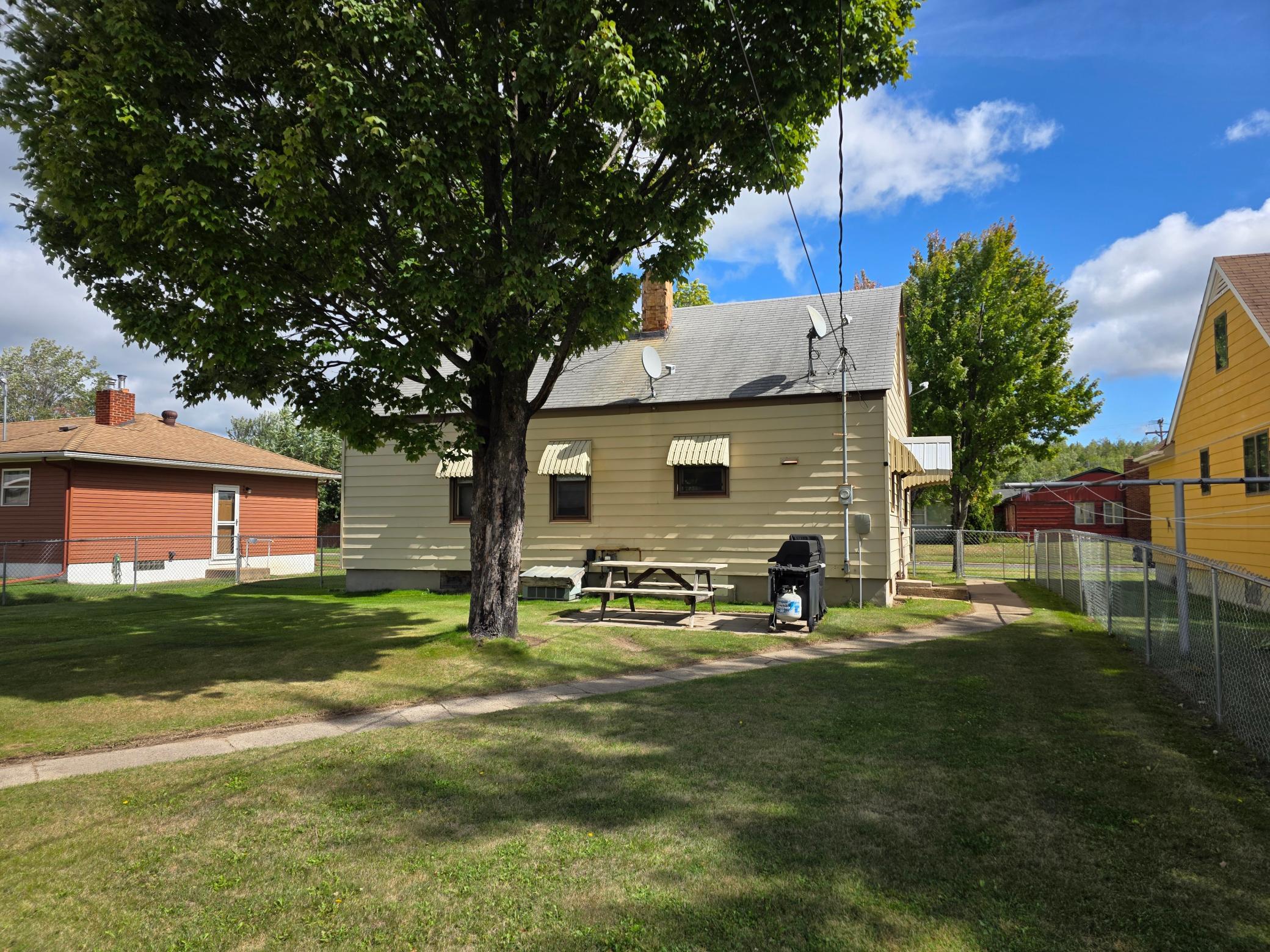 1948 single family home for sale at 629 3rd Street in Nashwauk, MN — 3 bed, 2 bath (photo 4 of 31)