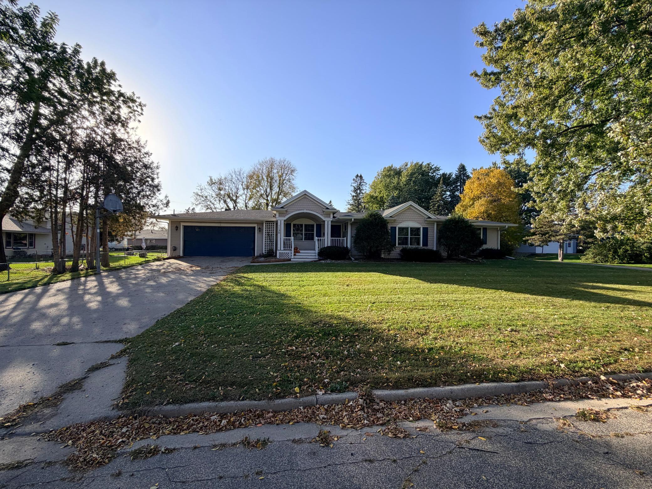1968 single family home for sale at 1130 Phinney Avenue in Detroit Lakes, MN — 5 bed, 3 bath