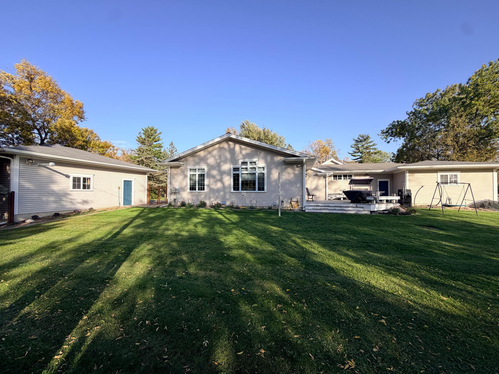 1968 single family home for sale at 1130 Phinney Avenue in Detroit Lakes, MN — 5 bed, 3 bath (photo 11 of 74)