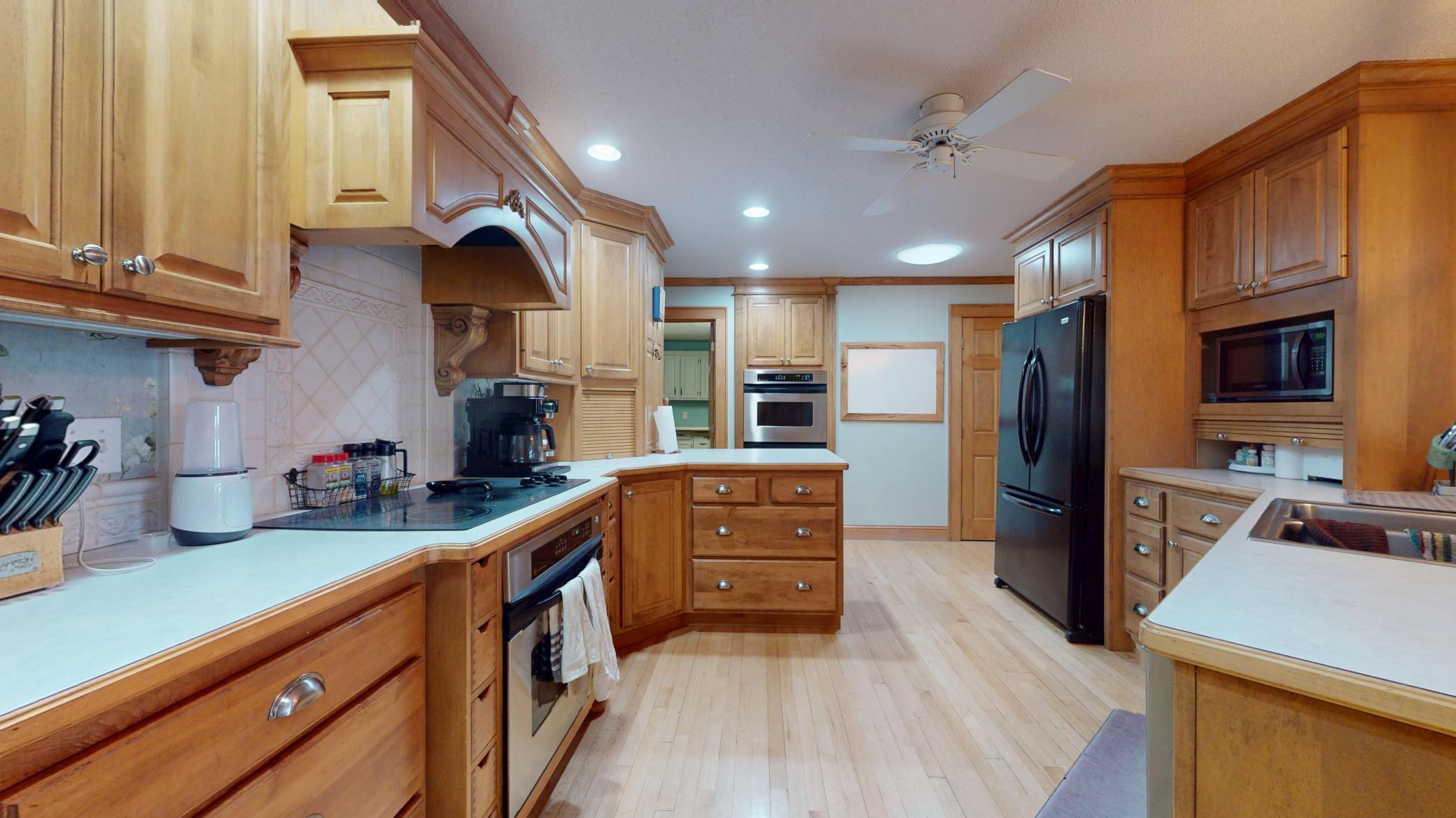 1968 single family home for sale at 1130 Phinney Avenue in Detroit Lakes, MN — 5 bed, 3 bath (photo 23 of 74)