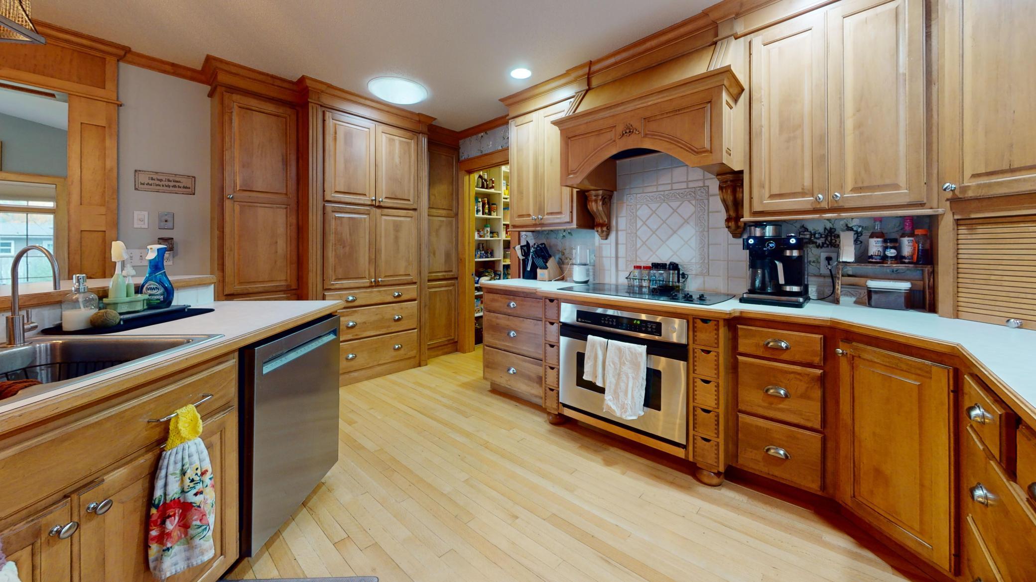 1968 single family home for sale at 1130 Phinney Avenue in Detroit Lakes, MN — 5 bed, 3 bath (photo 24 of 74)