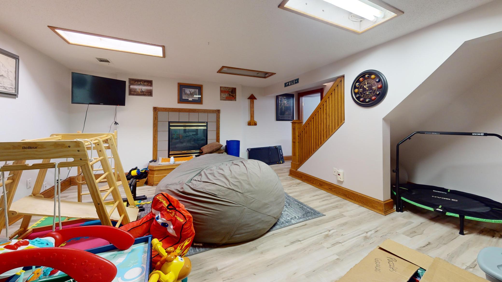 1968 single family home for sale at 1130 Phinney Avenue in Detroit Lakes, MN — 5 bed, 3 bath (photo 53 of 74)