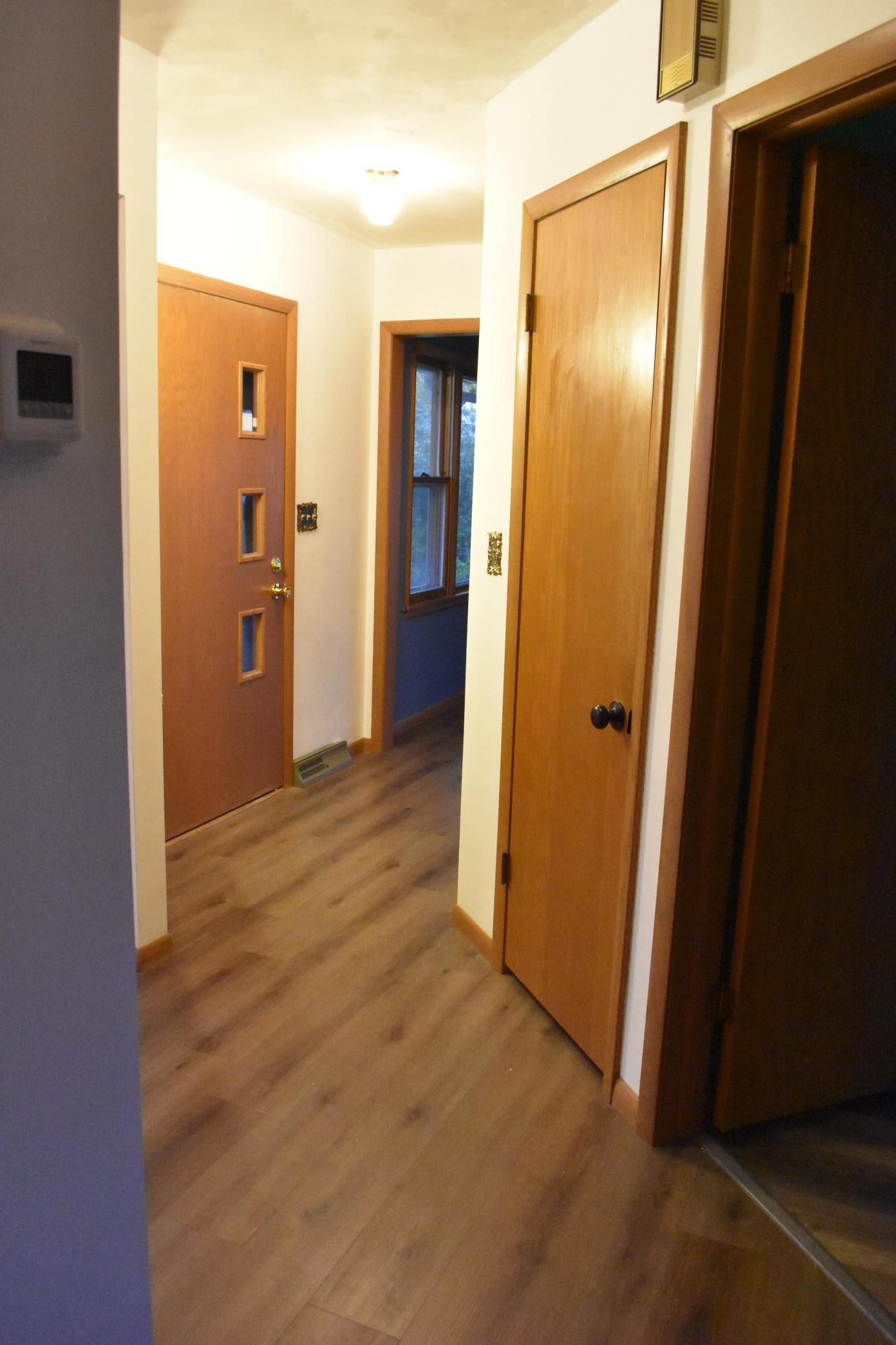 1965 single family home for sale at 402 Maple Lane in Moorhead, MN — 3 bed, 3 bath (photo 11 of 47)