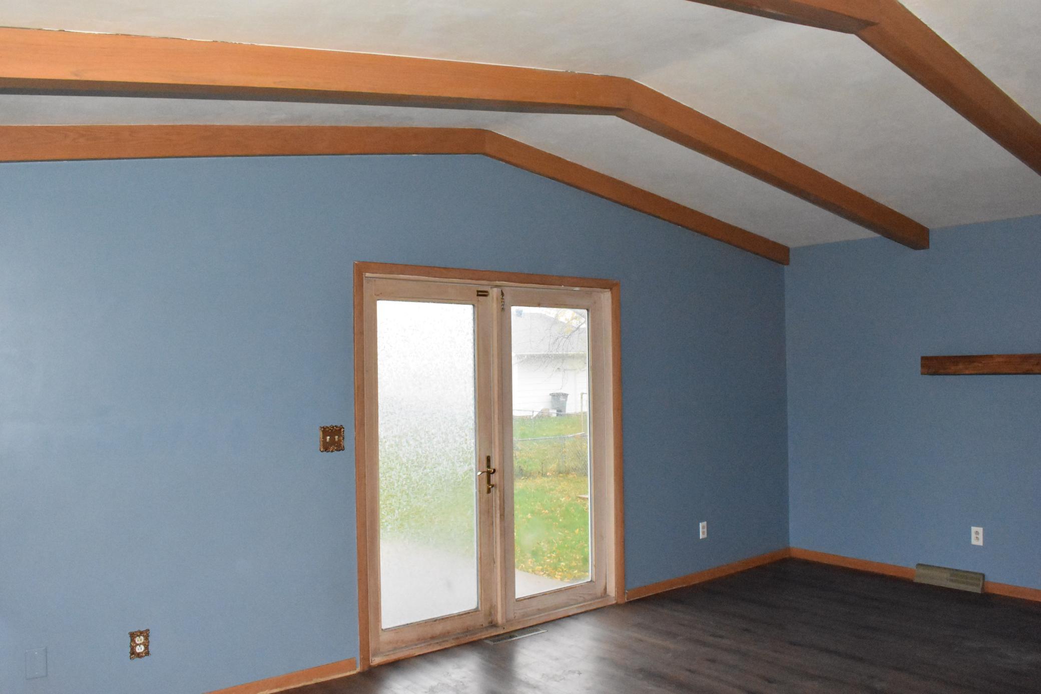1965 single family home for sale at 402 Maple Lane in Moorhead, MN — 3 bed, 3 bath (photo 15 of 47)