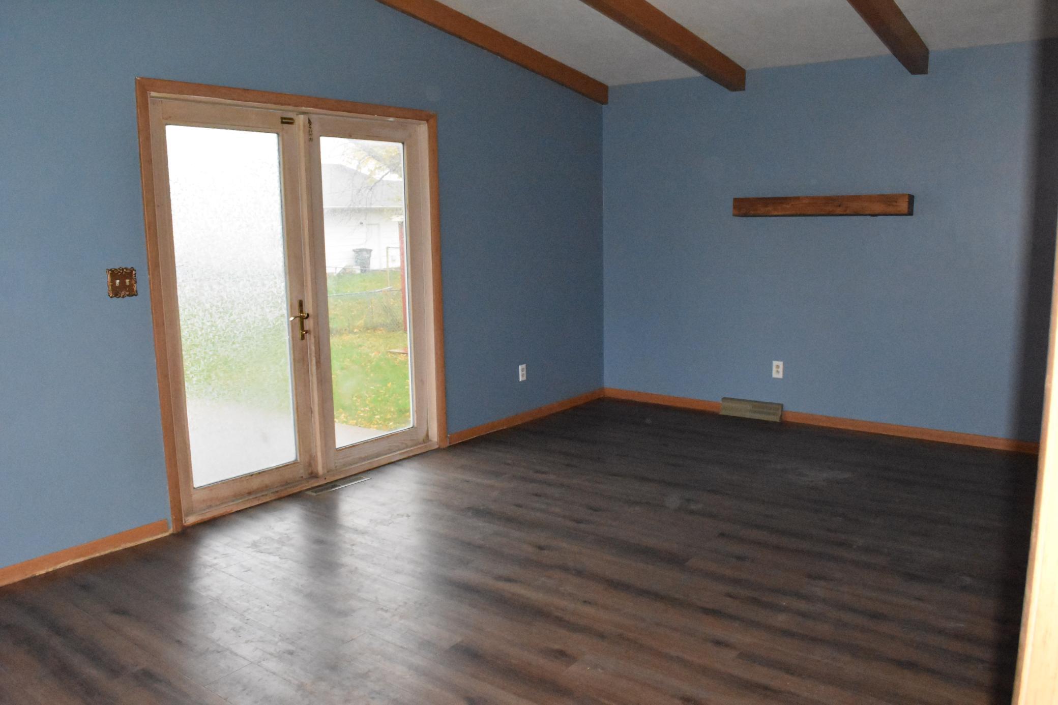 1965 single family home for sale at 402 Maple Lane in Moorhead, MN — 3 bed, 3 bath (photo 16 of 47)