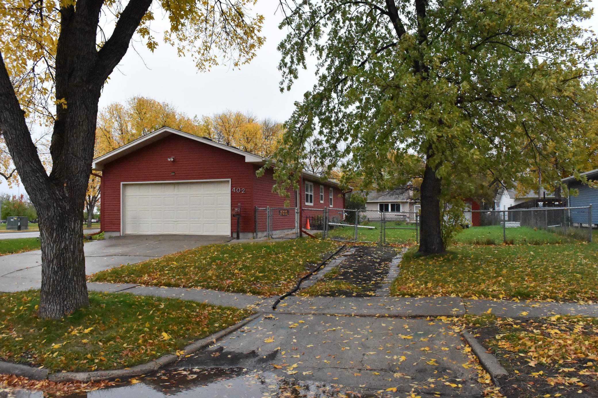 1965 single family home for sale at 402 Maple Lane in Moorhead, MN — 3 bed, 3 bath (photo 47 of 47)