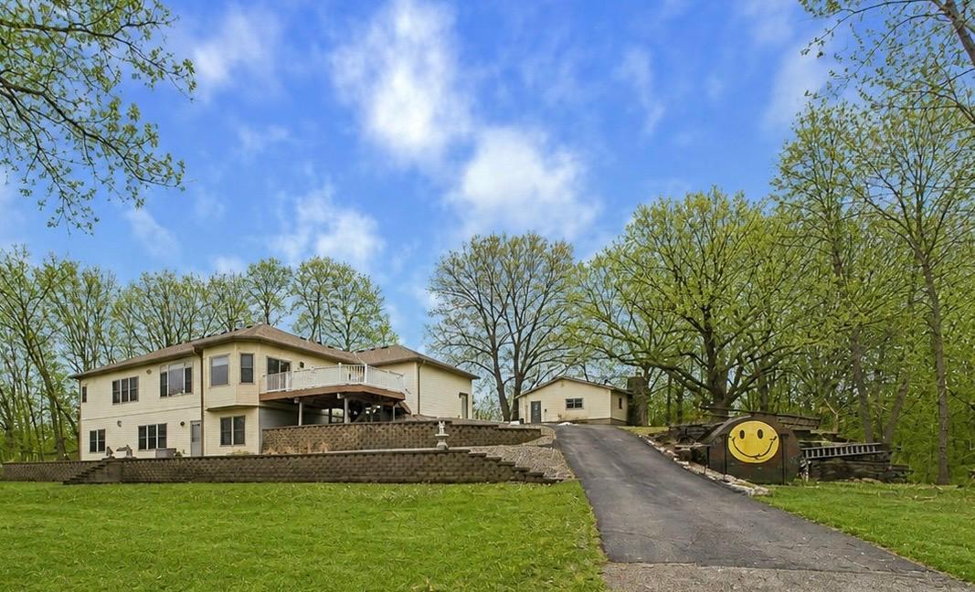 2006 single family home for sale at 18559 Empire Trail in Burtrum, MN — 5 bed, 5 bath (photo 3 of 72)