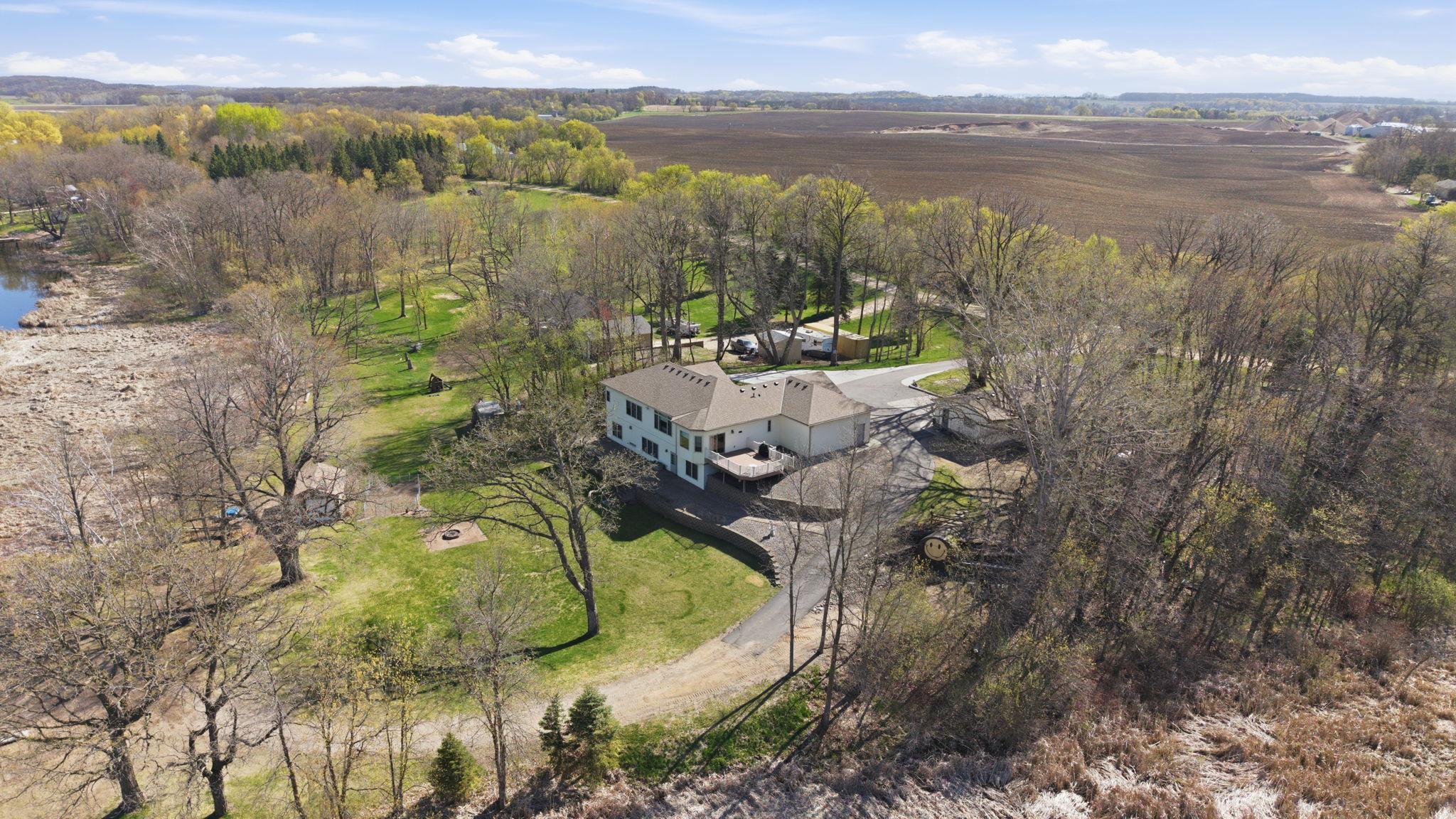 2006 single family home for sale at 18559 Empire Trail in Burtrum, MN — 5 bed, 5 bath (photo 7 of 72)