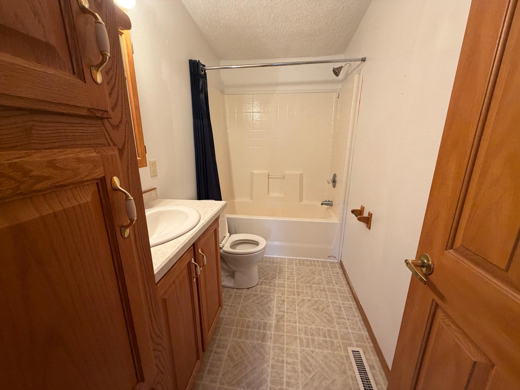 2001 single family home for sale at 138 Park Circle in Ottertail, MN — 3 bed, 2 bath (photo 17 of 21)