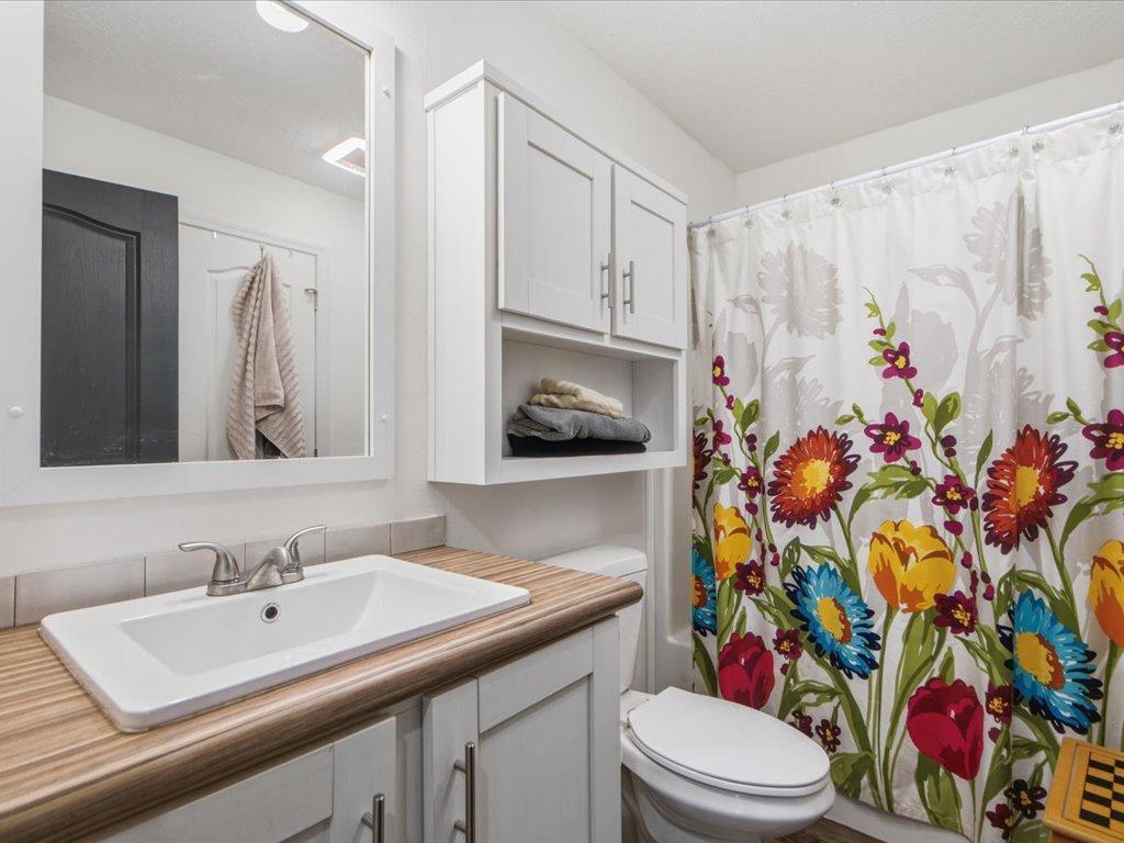 2021 single family home for sale at 33977 Pine View Lane in Crosslake, MN — 3 bed, 2 bath (photo 17 of 29)