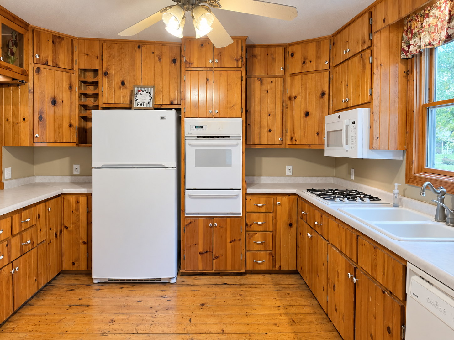 1966 single family home for sale at 1001 Cora Street in Brainerd, MN — 2 bed, 1 bath (photo 2 of 13)