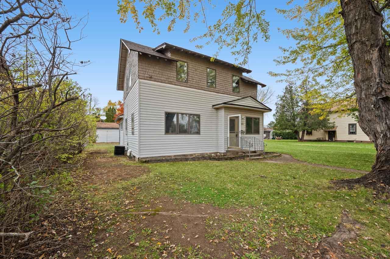 1930 single family home for sale at 620 W 2nd Avenue in Keewatin, MN — 3 bed, 3 bath (photo 2 of 24)