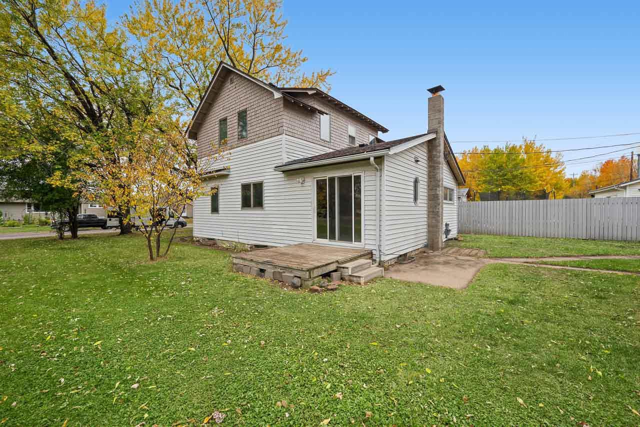 1930 single family home for sale at 620 W 2nd Avenue in Keewatin, MN — 3 bed, 3 bath (photo 3 of 24)