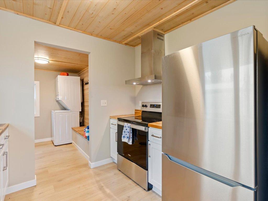 1974 single family home for sale at 24852 County Road 4 in Nisswa, MN — 2 bed, 1 bath (photo 6 of 37)