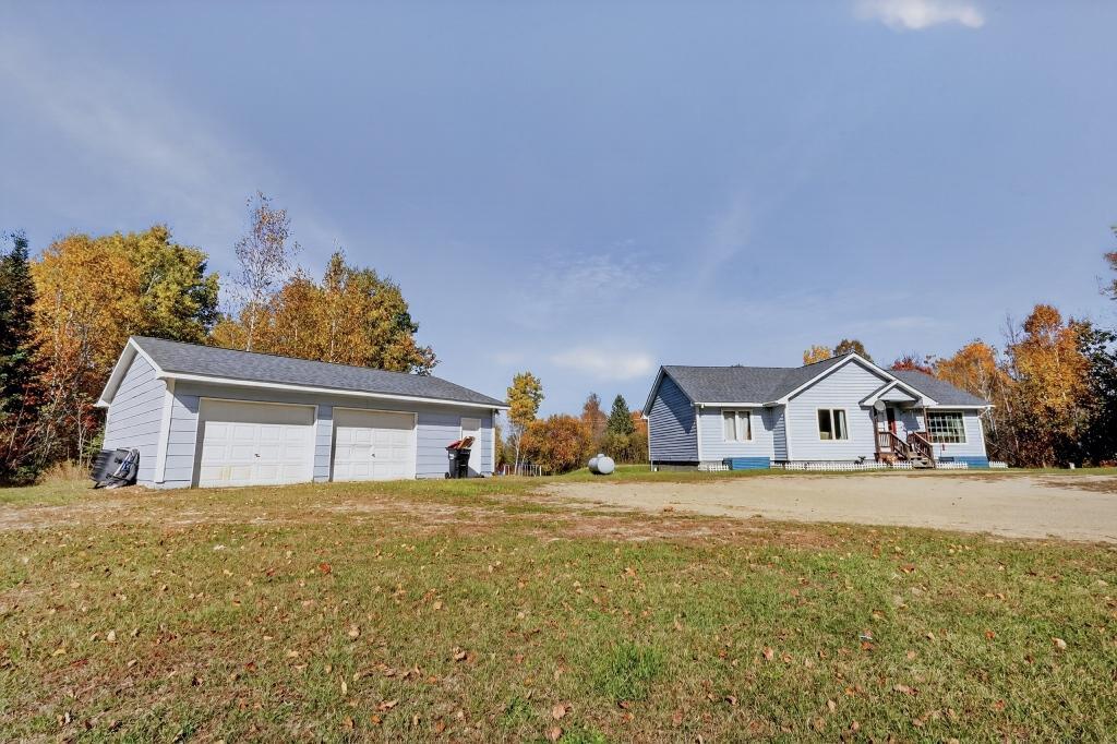 1988 single family home for sale at 43862 Chase Lake Road in Deer River, MN — 3 bed, 2 bath (photo 4 of 53)