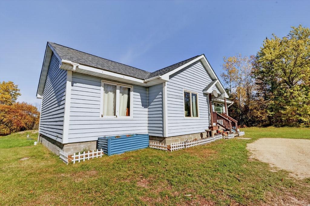 1988 single family home for sale at 43862 Chase Lake Road in Deer River, MN — 3 bed, 2 bath (photo 5 of 53)