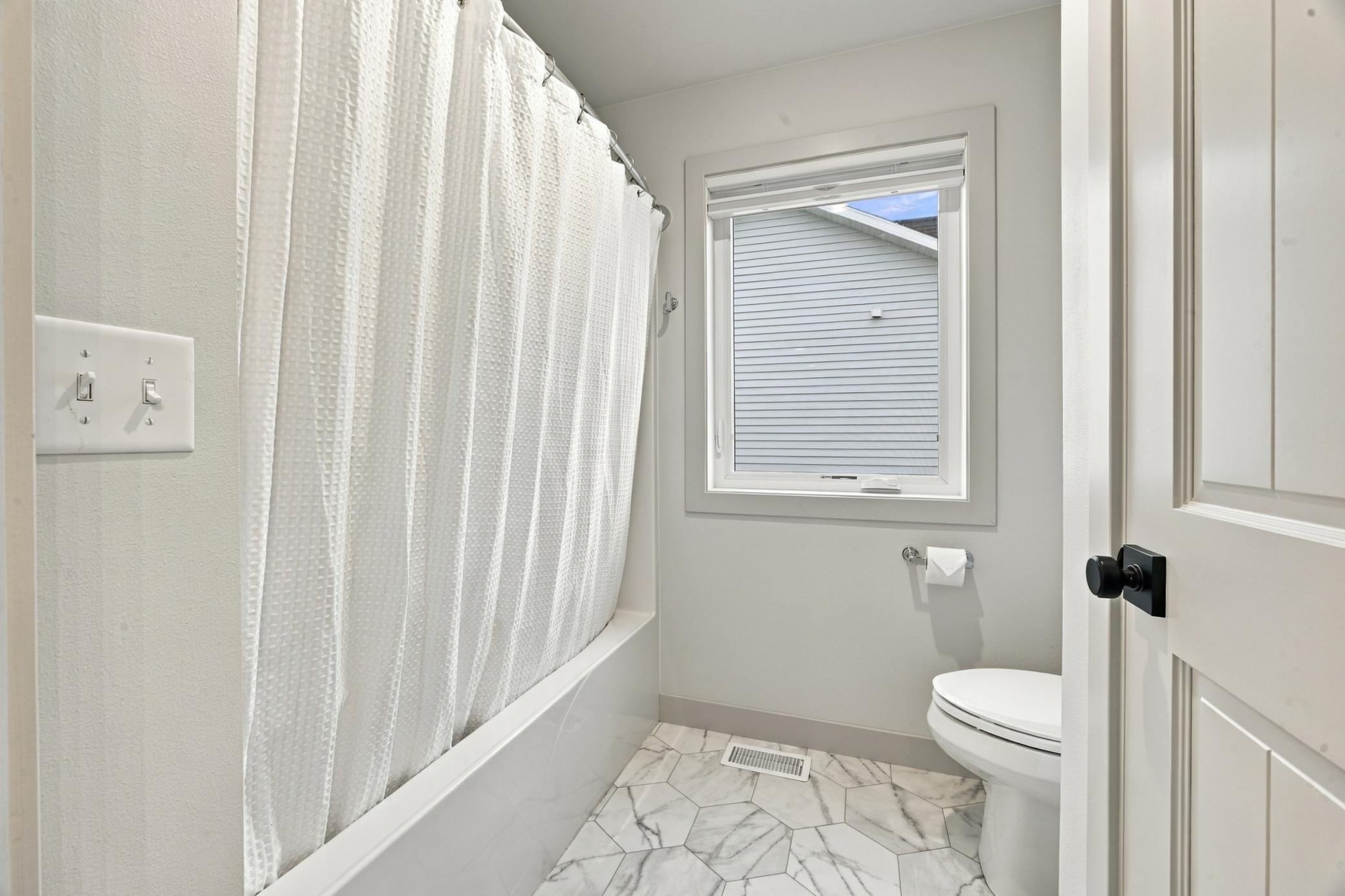2023 single family home for sale at 6187 49th Avenue S in Fargo, ND — 6 bed, 4 bath (photo 42 of 80)