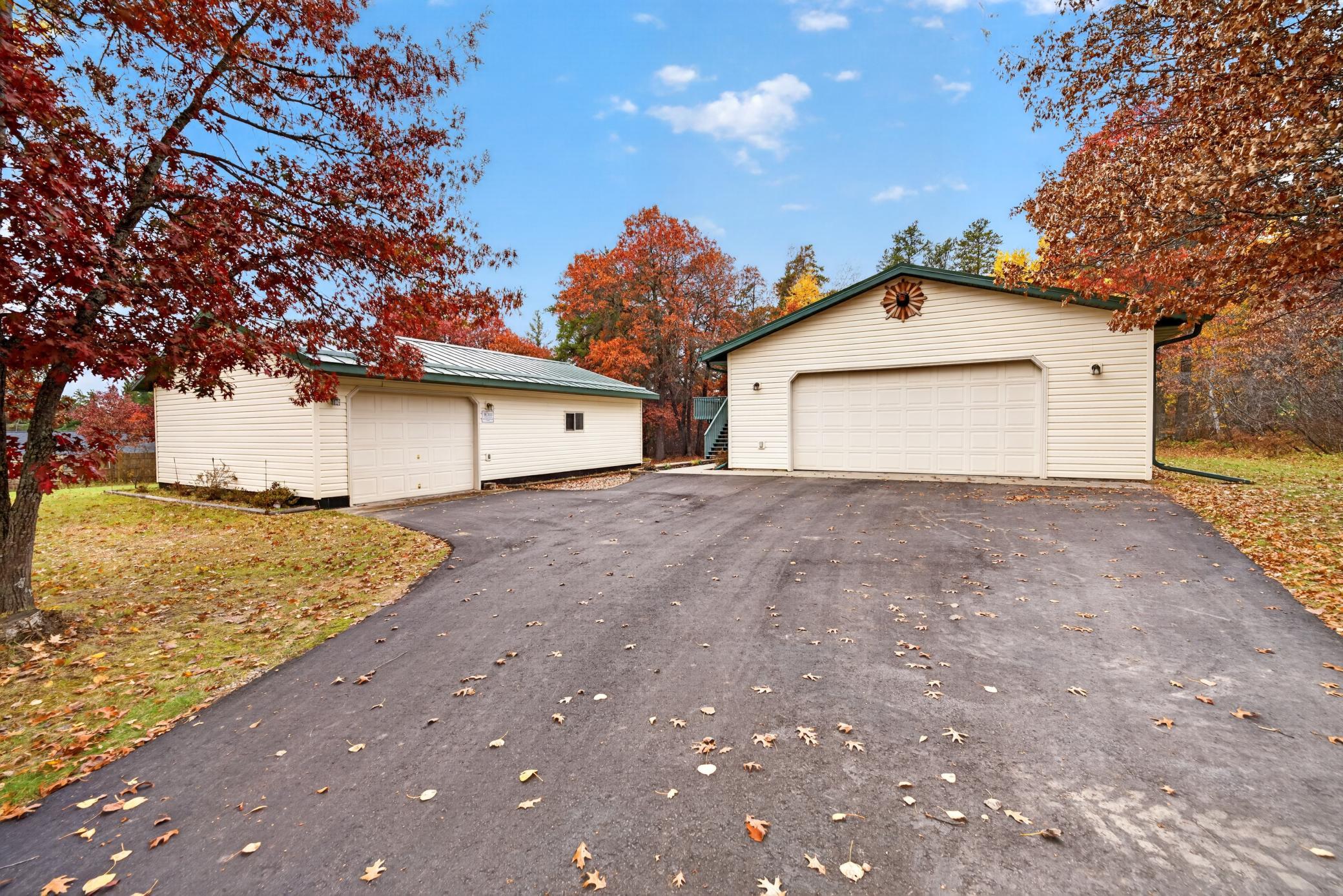 2001 single family home for sale at 642 Center Point Court NW in Bemidji, MN — 4 bed, 3 bath (photo 2 of 39)