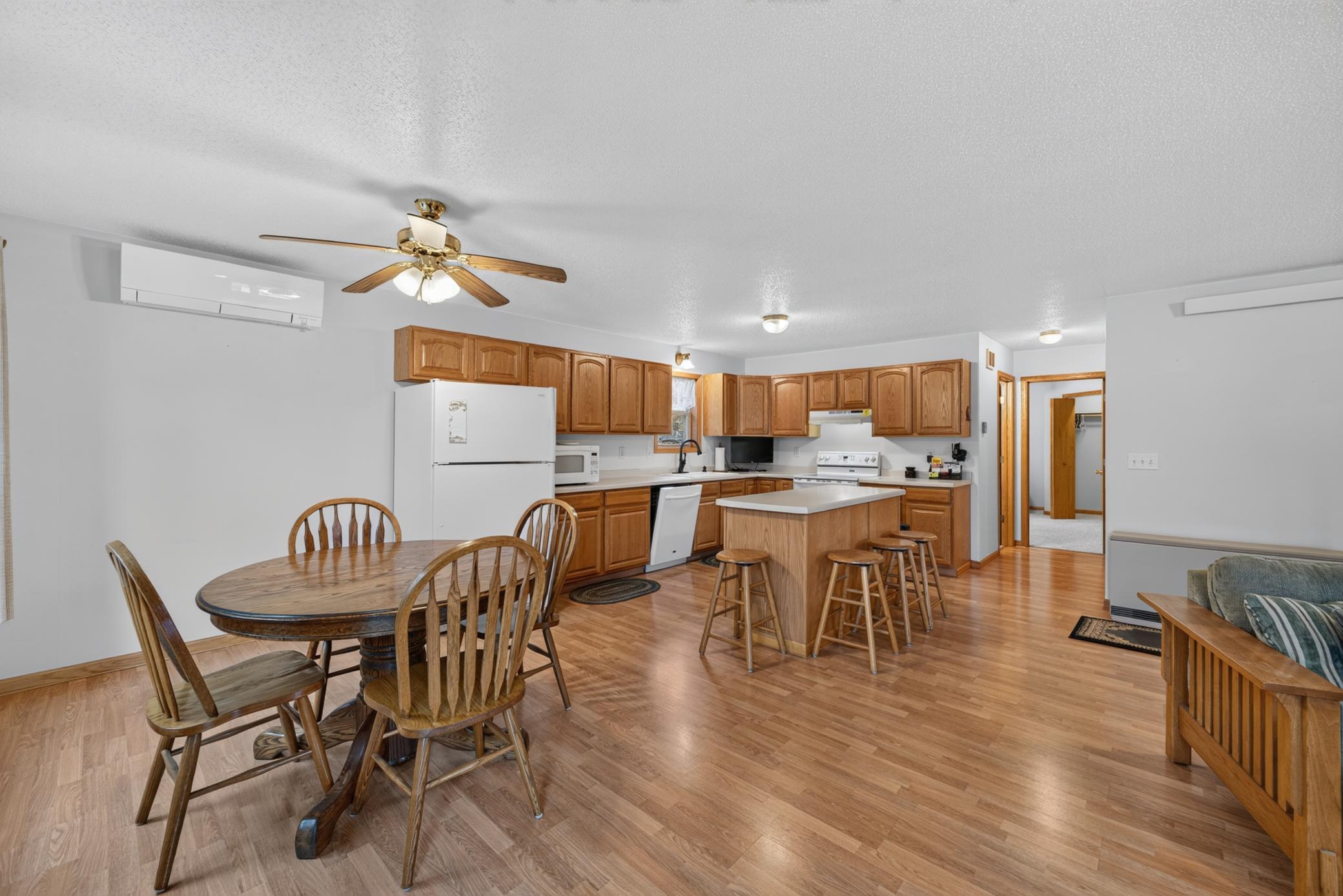 2001 single family home for sale at 642 Center Point Court NW in Bemidji, MN — 4 bed, 3 bath (photo 16 of 39)