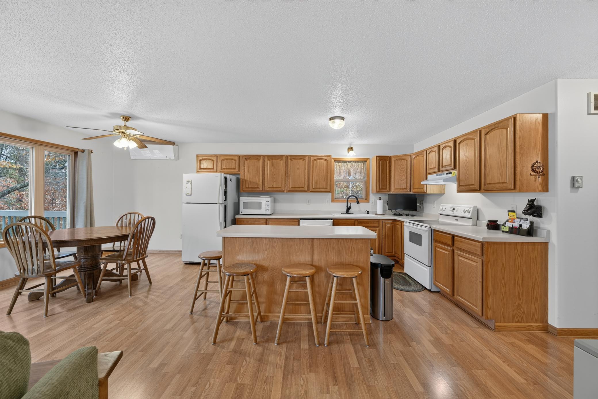 2001 single family home for sale at 642 Center Point Court NW in Bemidji, MN — 4 bed, 3 bath (photo 17 of 39)