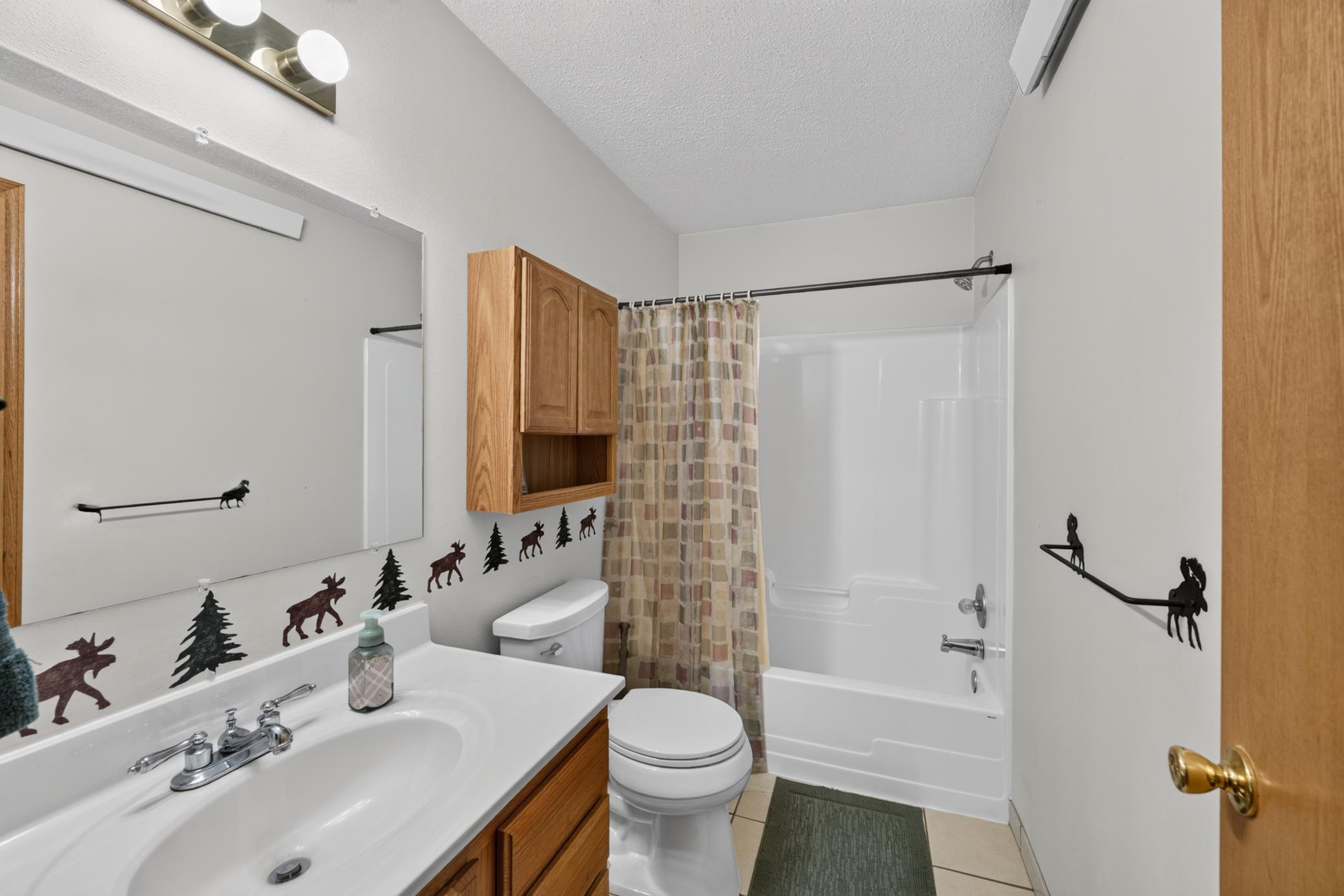2001 single family home for sale at 642 Center Point Court NW in Bemidji, MN — 4 bed, 3 bath (photo 19 of 39)