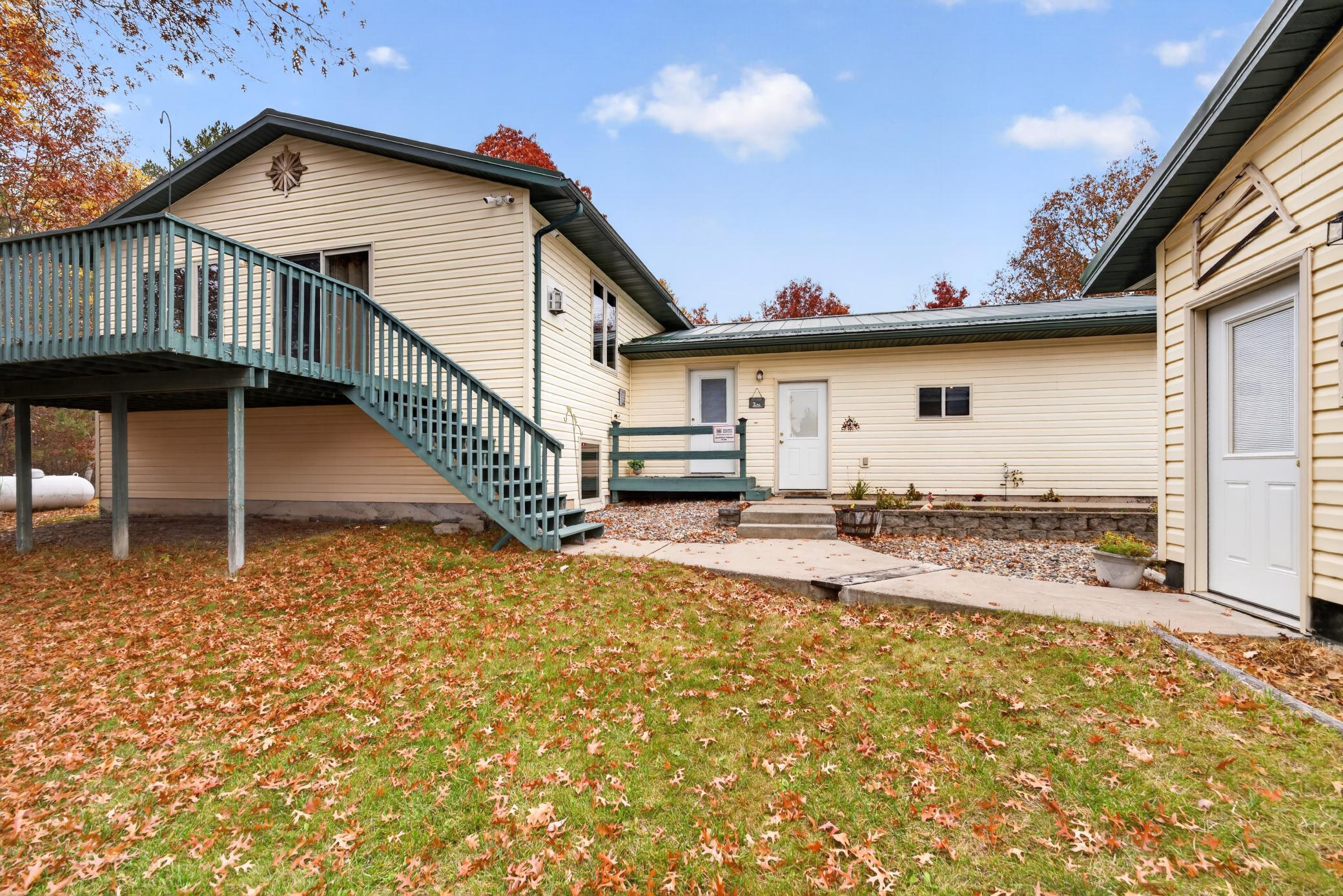 2001 single family home for sale at 642 Center Point Court NW in Bemidji, MN — 4 bed, 3 bath (photo 3 of 39)