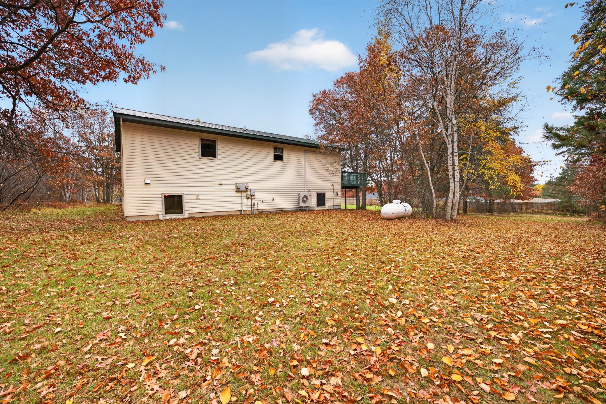 2001 single family home for sale at 642 Center Point Court NW in Bemidji, MN — 4 bed, 3 bath (photo 4 of 39)