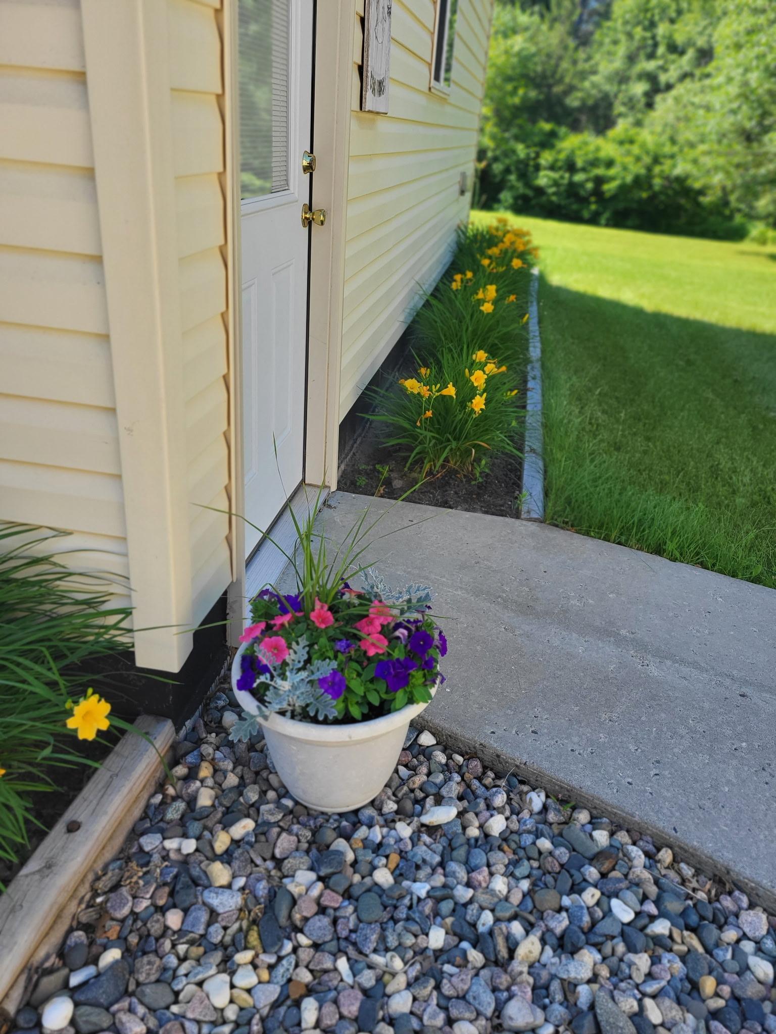 2001 single family home for sale at 642 Center Point Court NW in Bemidji, MN — 4 bed, 3 bath (photo 39 of 39)