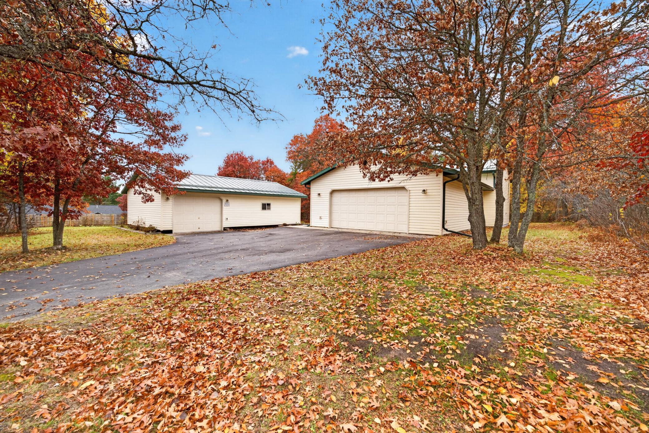 2001 single family home for sale at 642 Center Point Court NW in Bemidji, MN — 4 bed, 3 bath (photo 5 of 39)