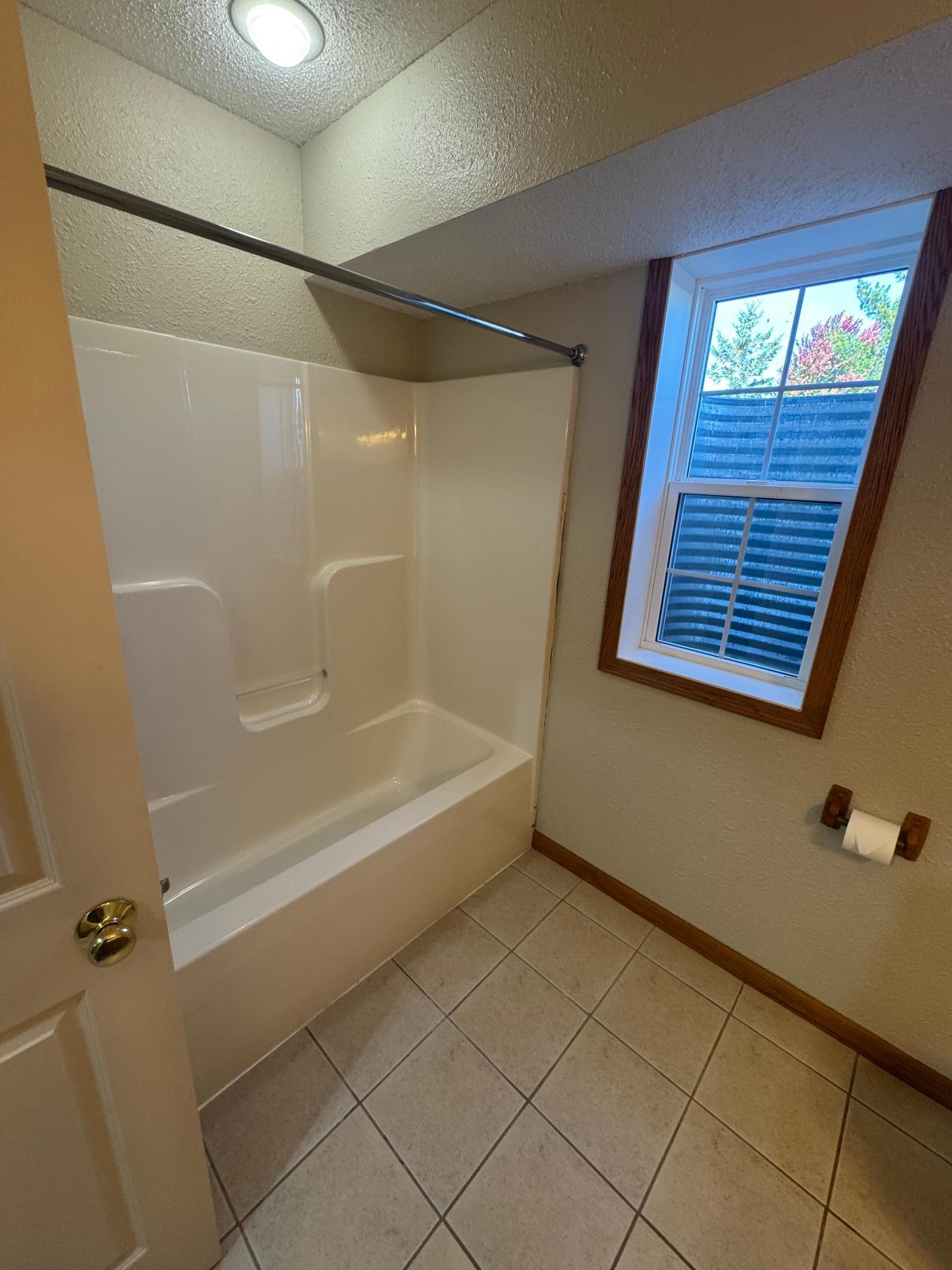 2005 single family home for sale at 520 12th Street NW in Perham, MN — 4 bed, 3 bath (photo 22 of 29)
