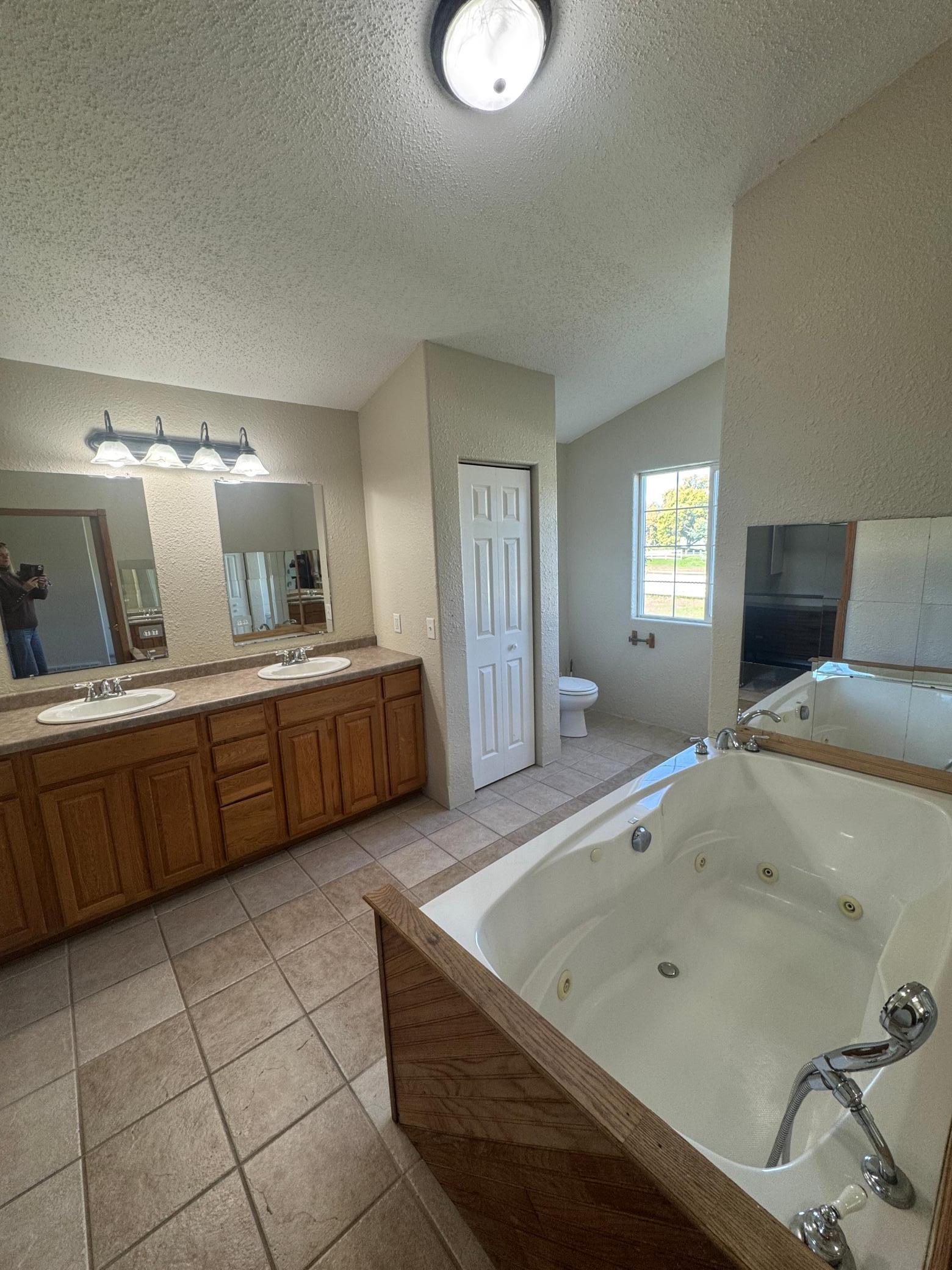 2005 single family home for sale at 520 12th Street NW in Perham, MN — 4 bed, 3 bath (photo 6 of 29)