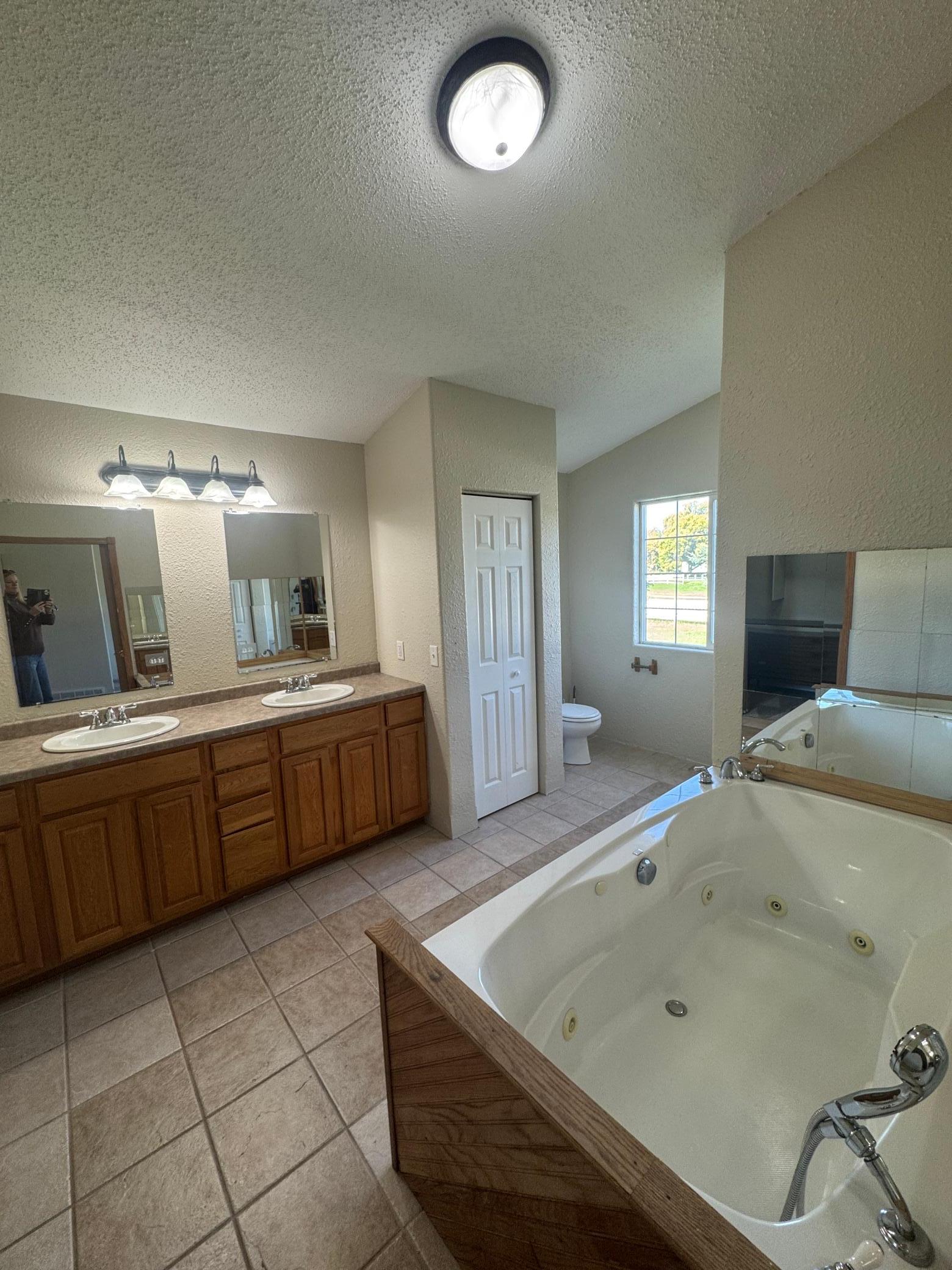 2005 single family home for sale at 520 12th Street NW in Perham, MN — 4 bed, 3 bath (photo 7 of 29)