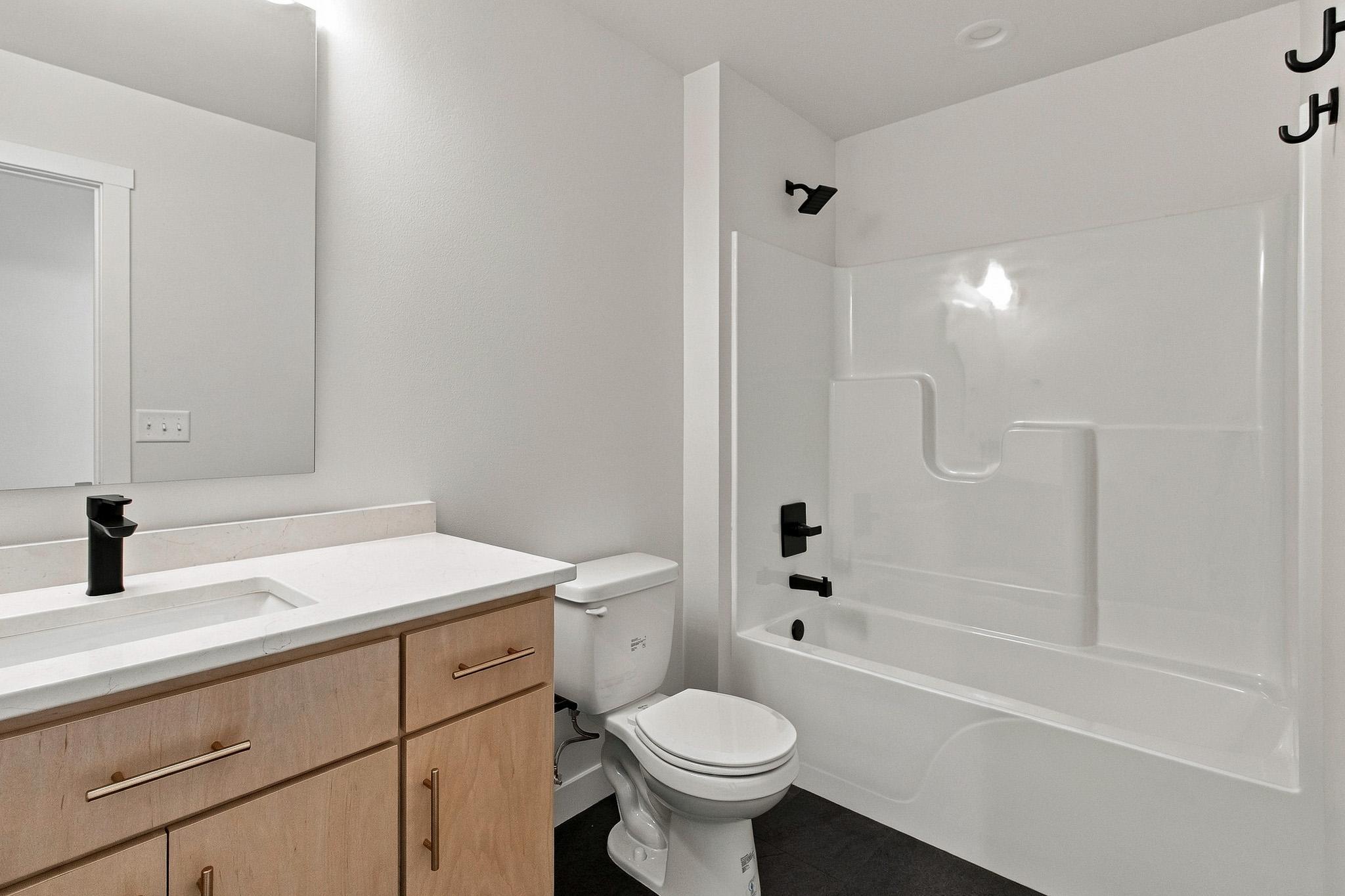 2026 single family home for sale at 6857 Cedar Drive in Horace, ND — 4 bed, 4 bath (photo 37 of 42)
