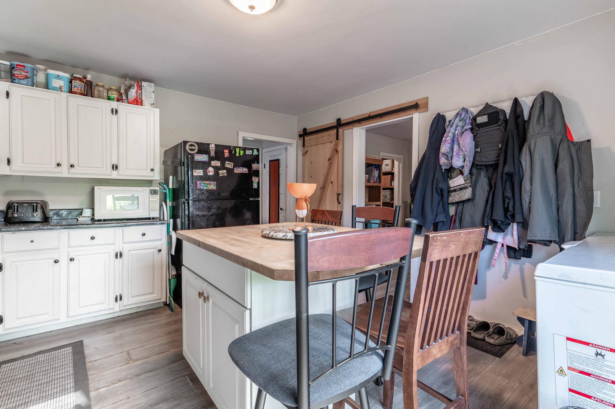 1946 single family home for sale at 810 E Junius Avenue in Fergus Falls, MN — 2 bed, 1 bath (photo 22 of 46)
