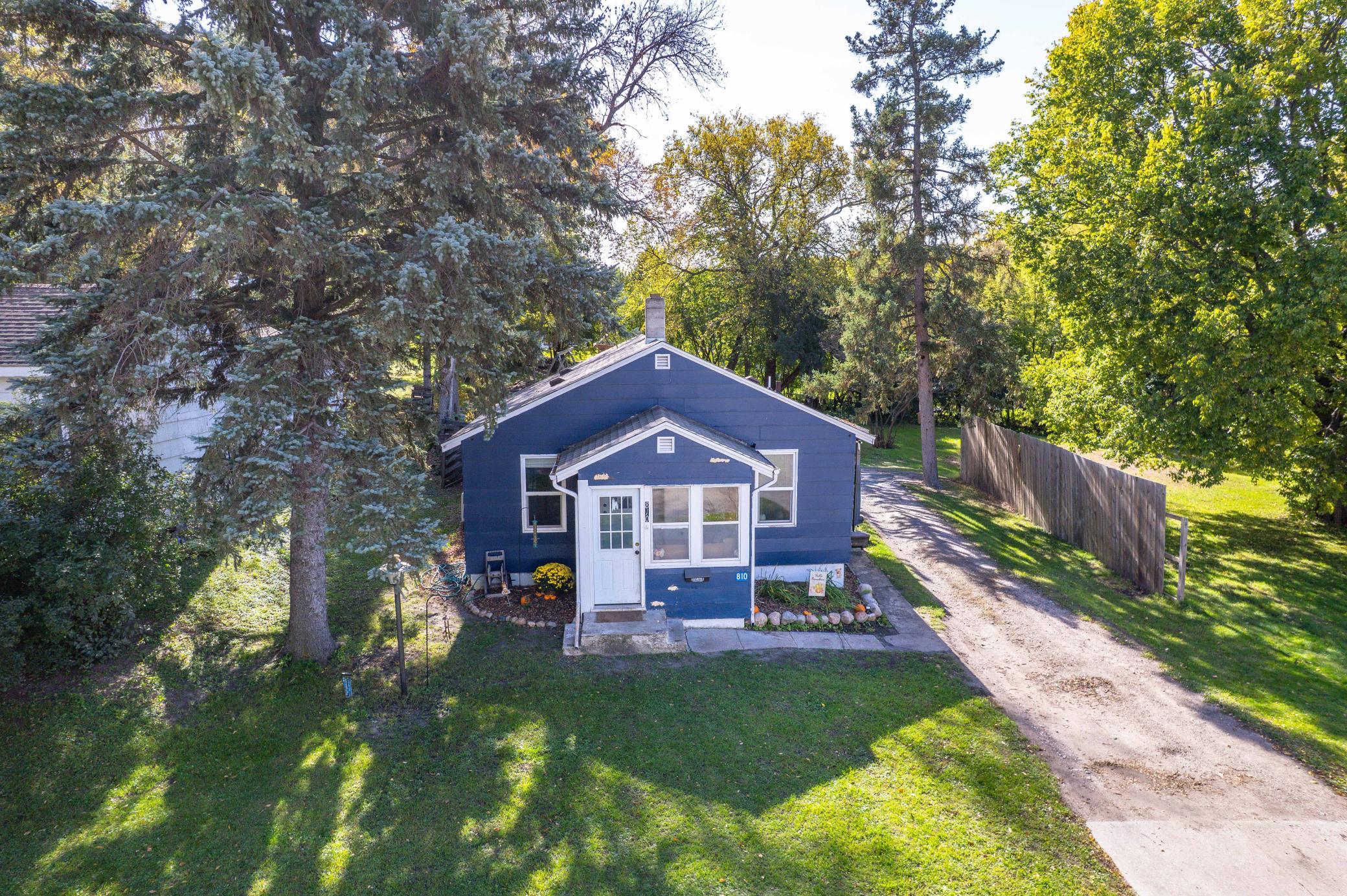 1946 single family home for sale at 810 E Junius Avenue in Fergus Falls, MN — 2 bed, 1 bath (photo 36 of 46)